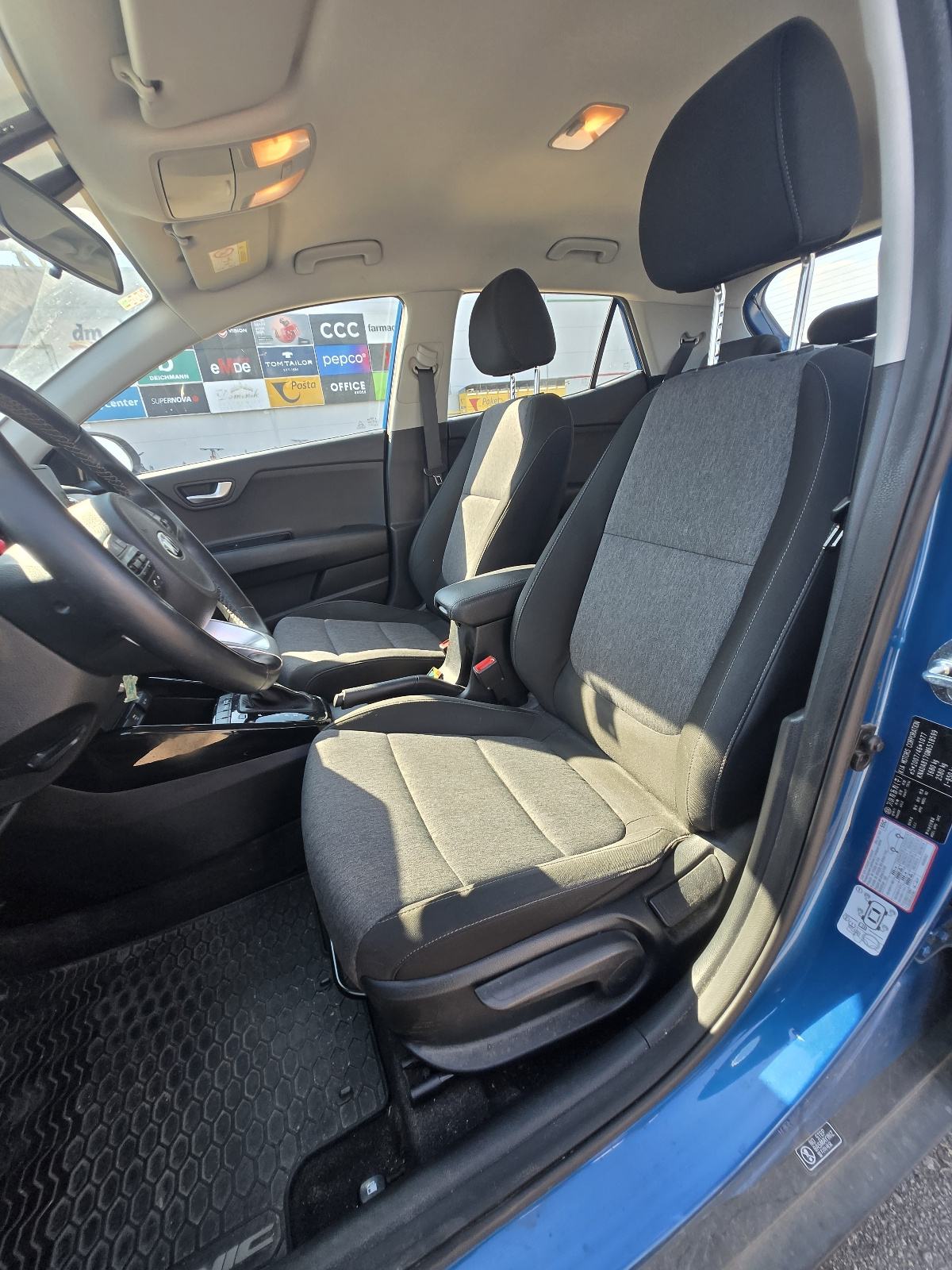 Kia Stonic 1.0 T-GDi automatik, fotografija 7