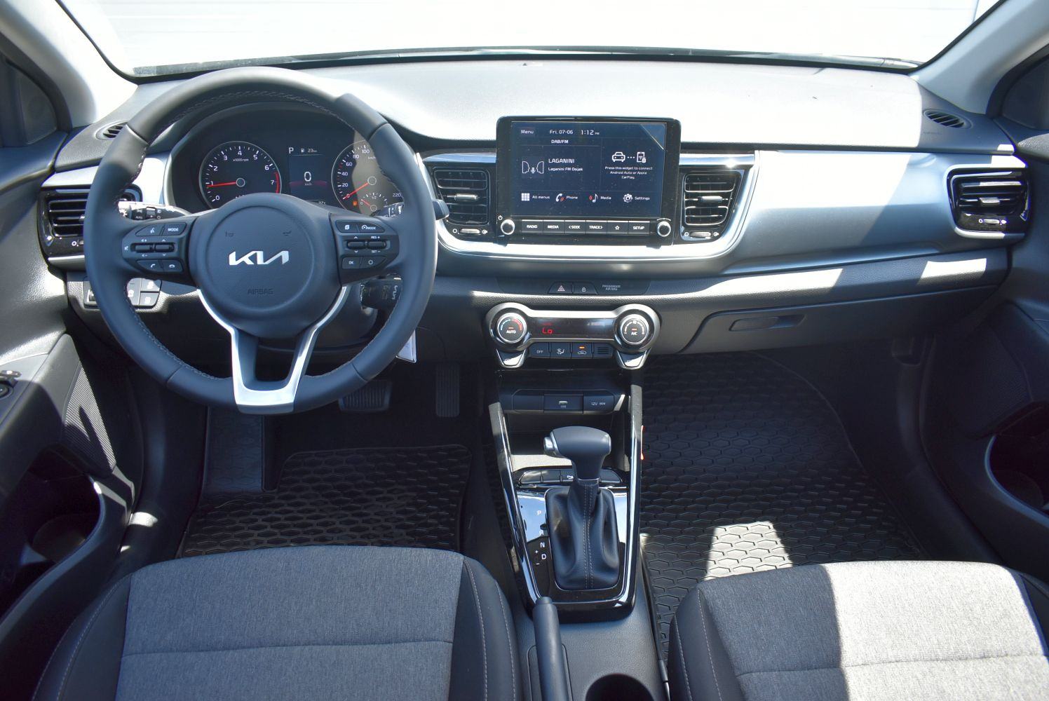 Kia Stonic 1.0 T-GDi LX Urban 7DCT *HR* TVORNIČKO, REG DO 06/2027, fotografija 7