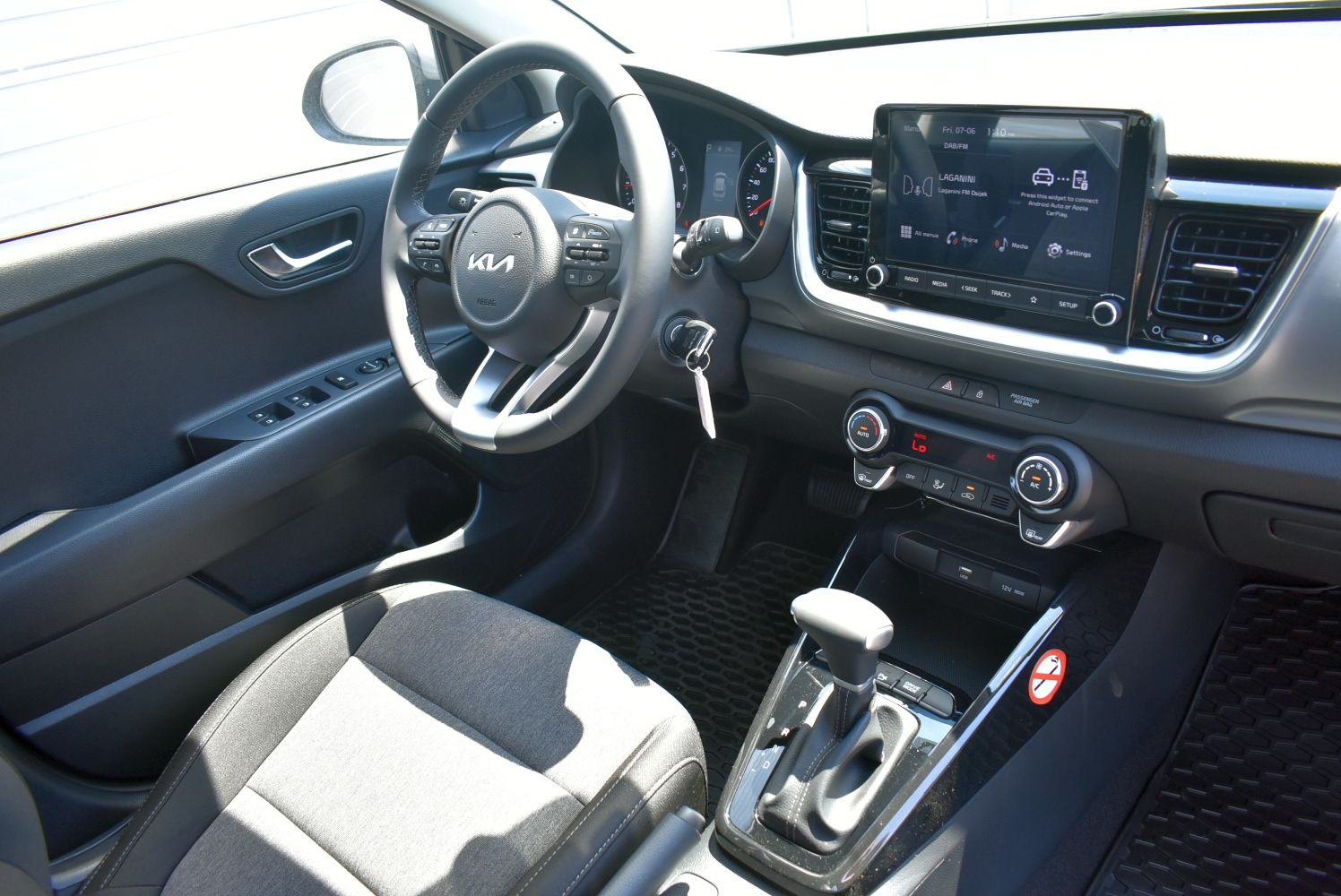 Kia Stonic 1.0 T-GDi LX Urban 7DCT *HR* TVORNIČKO, REG DO 06/2027, fotografija 8