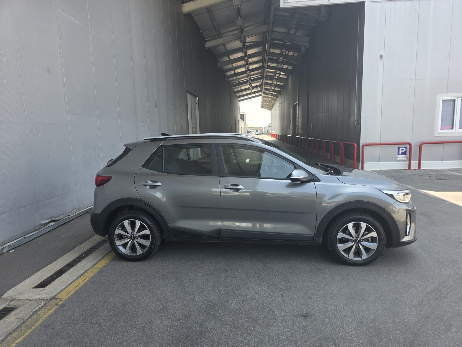 Kia Stonic 1.0 T-GDi**PRVI VLASNIK**KAMERA**NAVIGACIJA**9 000 KM**, fotografija 8