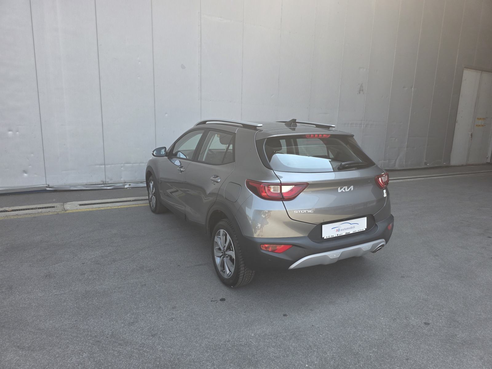 Kia Stonic 1.0 T-GDi**PRVI VLASNIK**KAMERA**NAVIGACIJA**9 000 KM**, fotografija 4