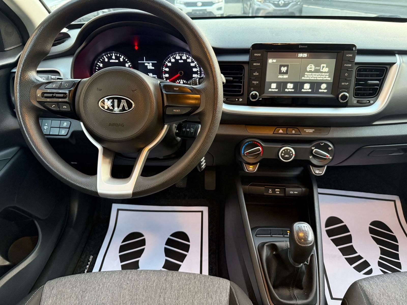 Kia Stonic 1.0 T-GDi SAMO 44 000 km, fotografija 11