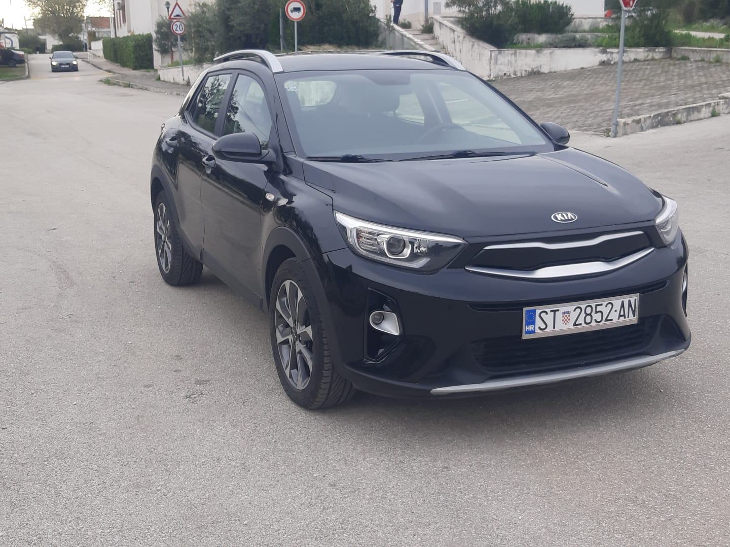 Kia Stonic 1.0 T -Gdi, pogled izvana - slika 2