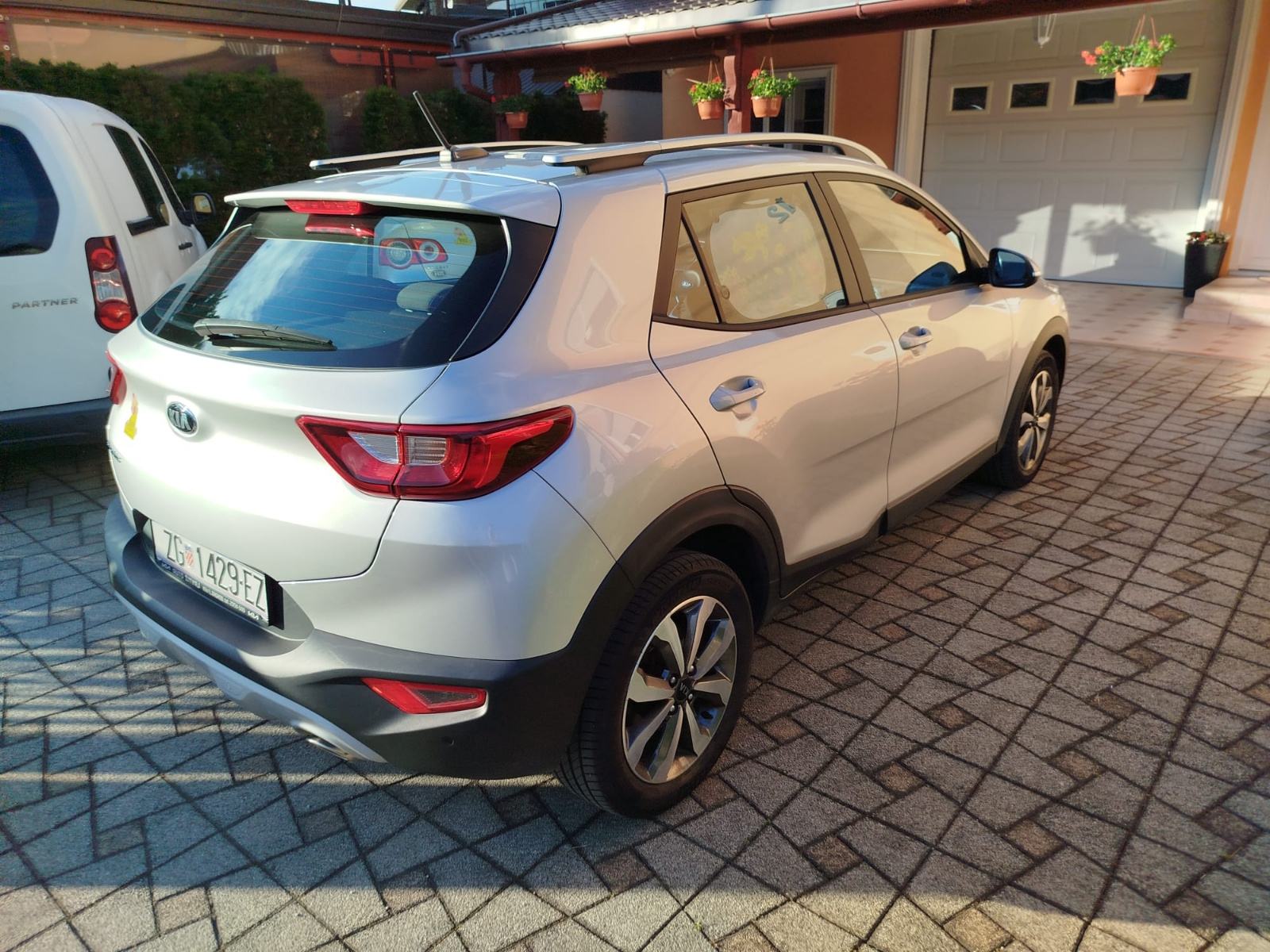 Kia Stonic 1.0 T-GDi, pogled izvana - slika 5