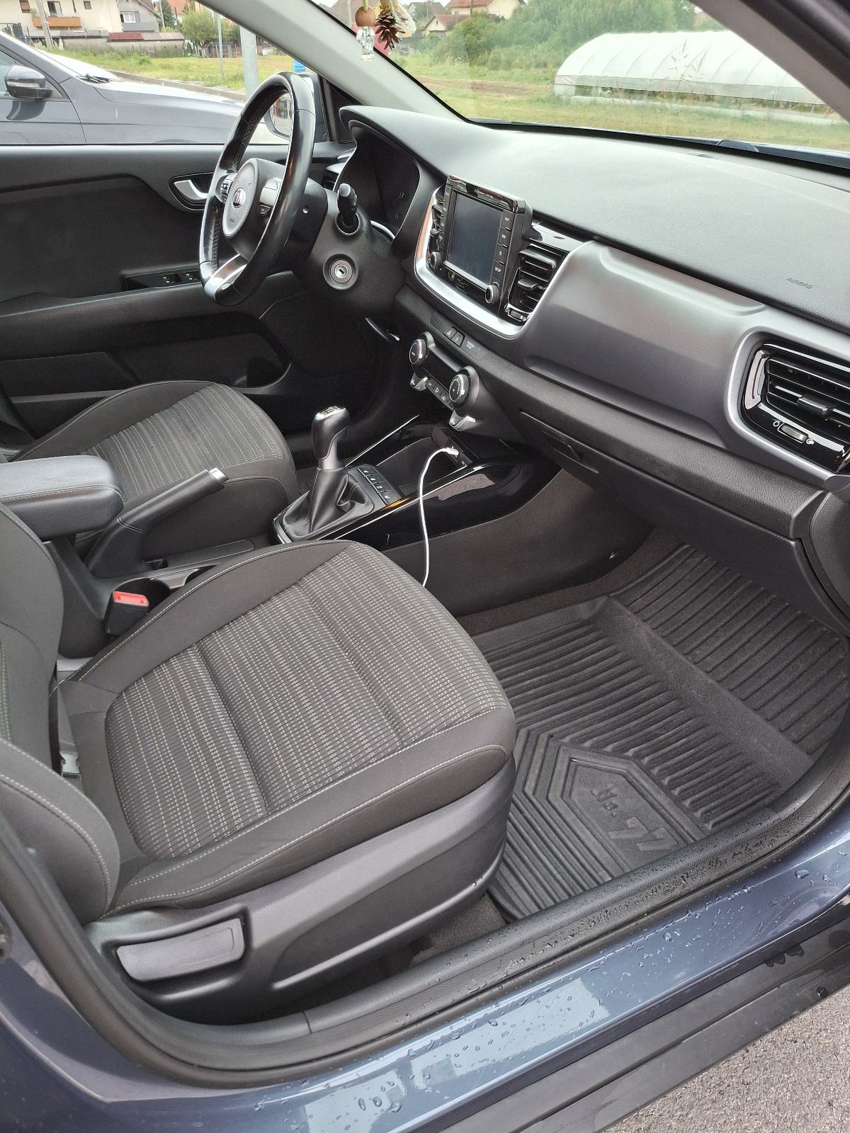 Kia Stonic 1.0 T-GDi, fotografija 10