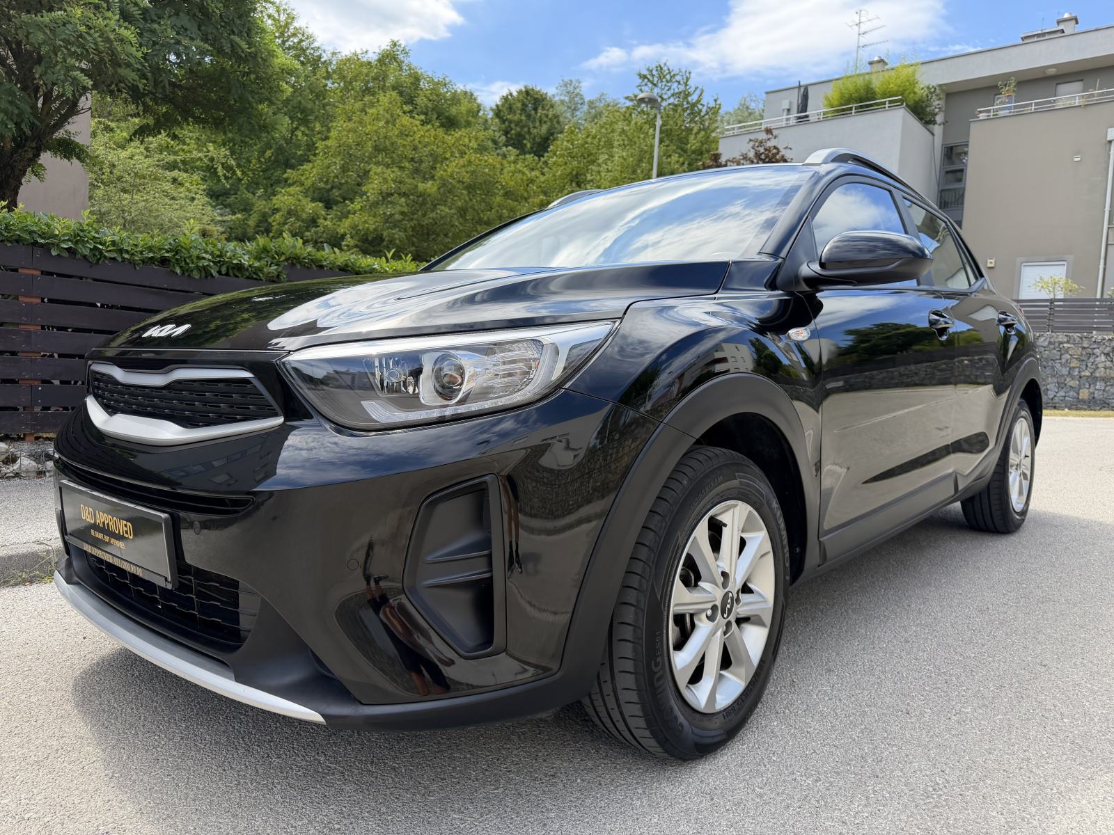 Kia Stonic 1.2 4 cilindra! MODEL 2022.g, JAMSTVO 12mj, NAVIGACIJA,itd., fotografija 7