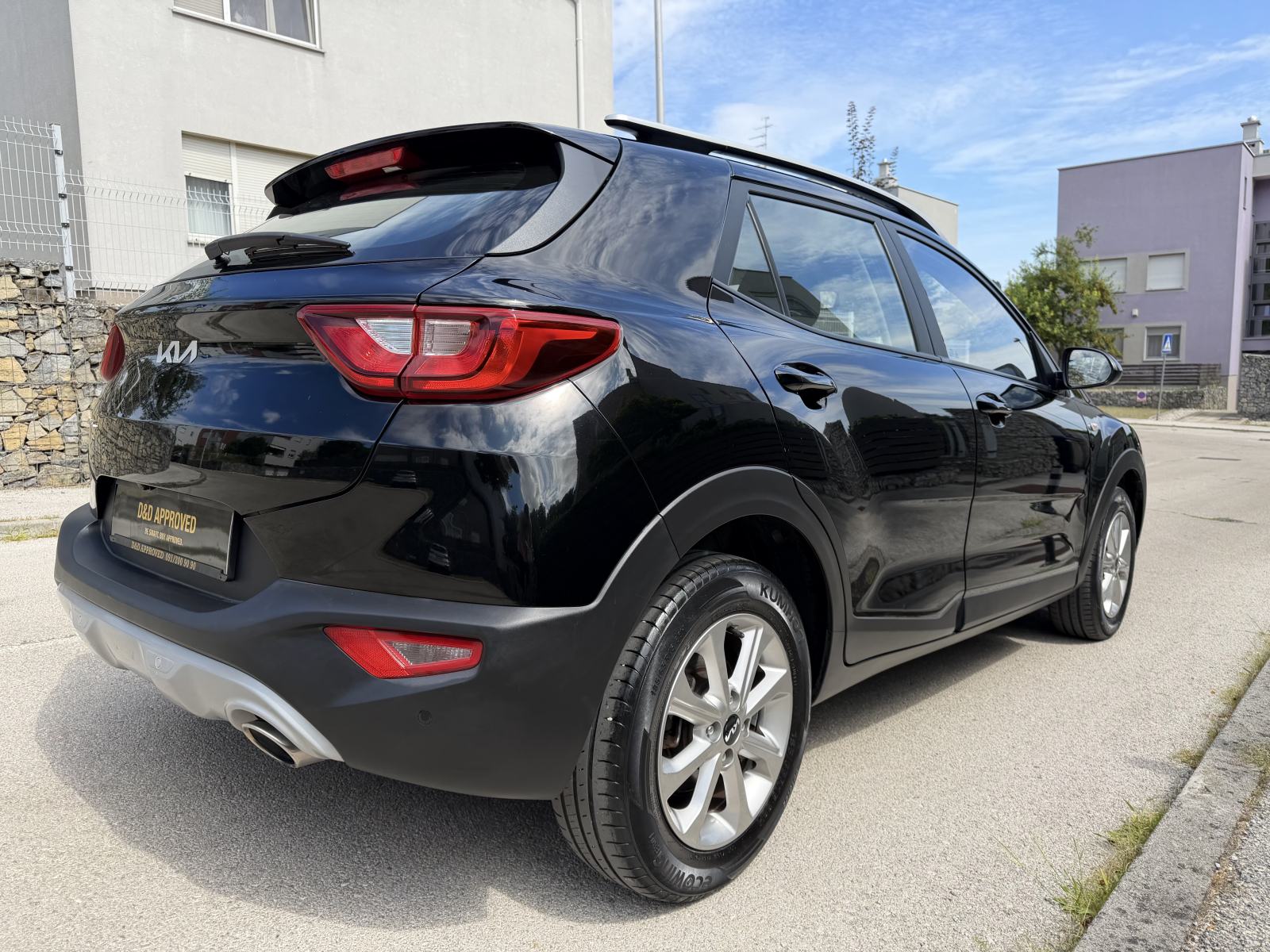 Kia Stonic 1.2 4 cilindra! MODEL 2022.g, JAMSTVO 12mj, NAVIGACIJA,itd., fotografija 6