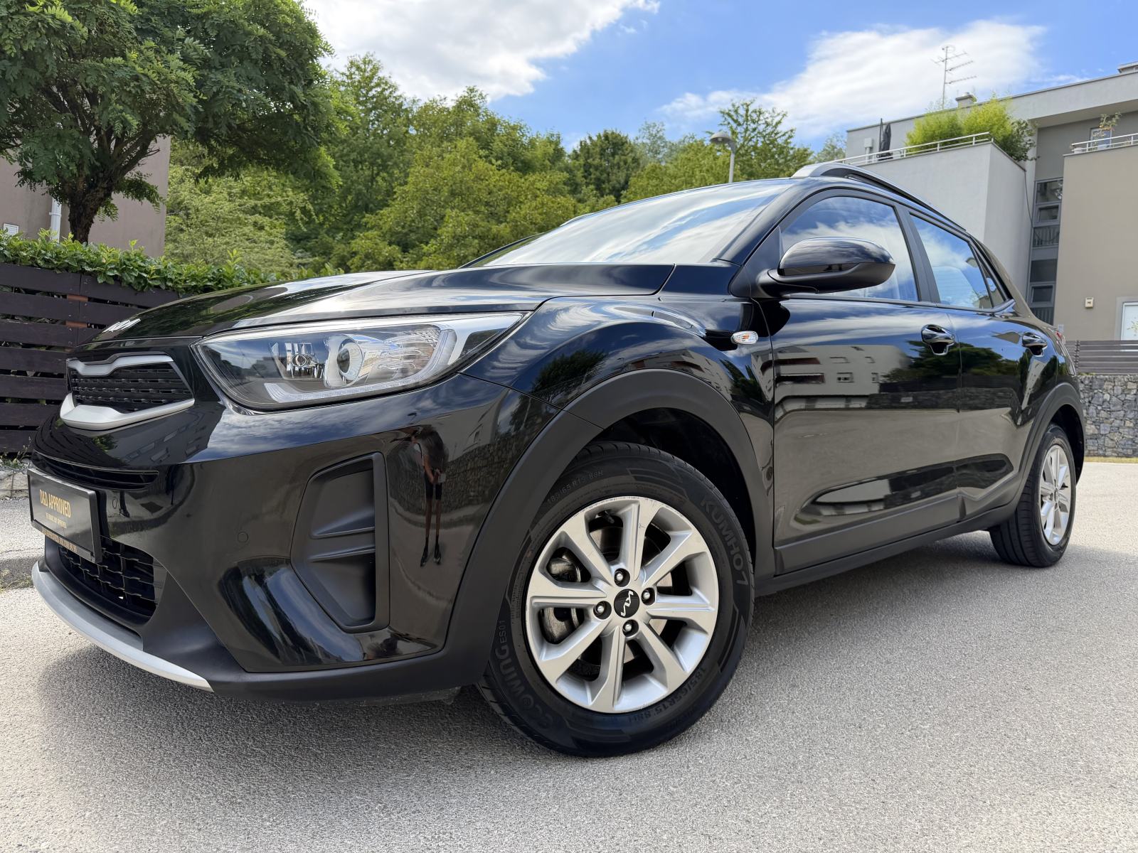 Kia Stonic 1.2 4 cilindra! MODEL 2022.g, JAMSTVO 12mj, NAVIGACIJA,itd., fotografija 3