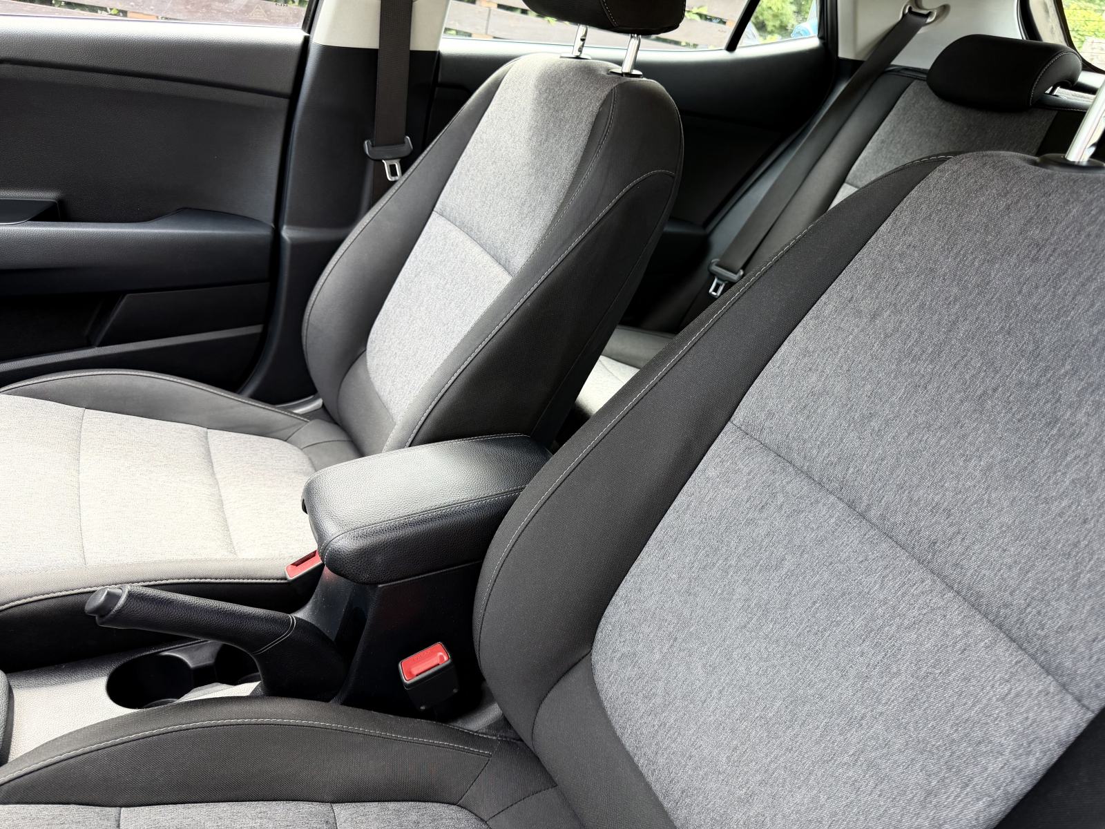 Kia Stonic 1.2 4 cilindra! MODEL 2022.g, JAMSTVO 12mj, NAVIGACIJA,itd., fotografija 11