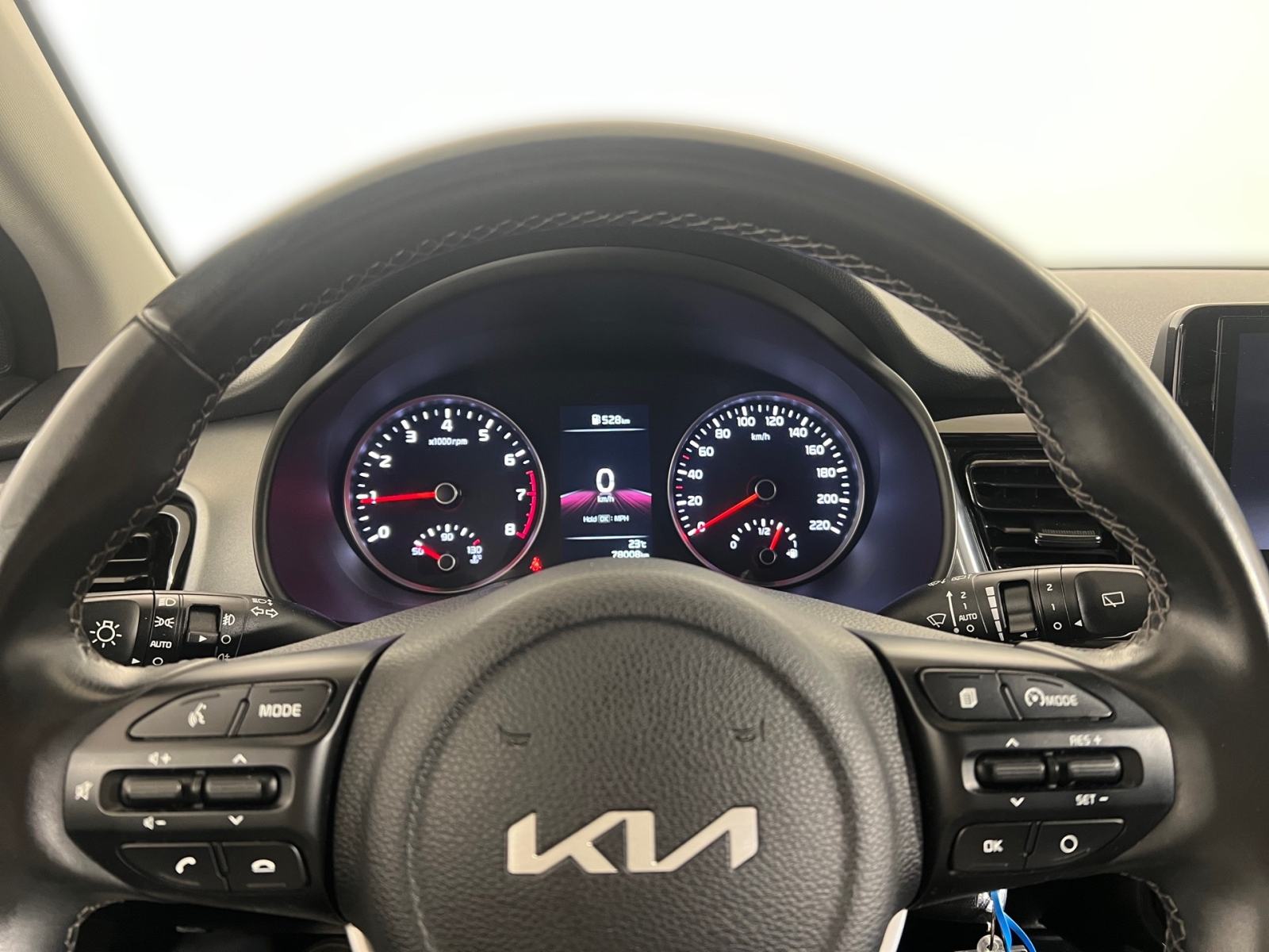 Kia Stonic 1.2 GAS LX URBAN M/T - 3 godine jamstva, fotografija 16