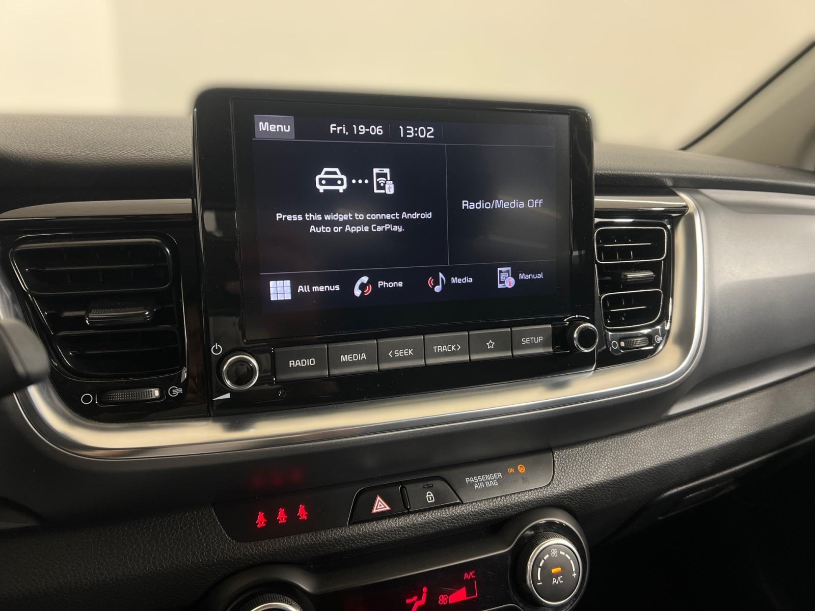 Kia Stonic 1.2 GAS LX URBAN M/T - 3 godine jamstva, fotografija 18
