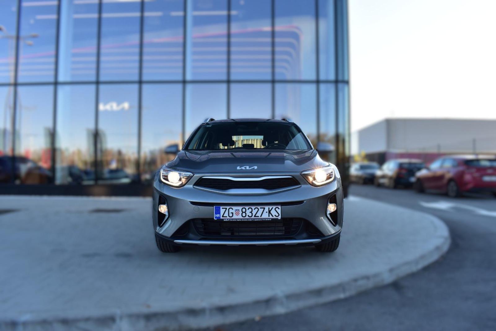 KIA Stonic 1,2 GAS LX URBAN+ M/T, NAVIGACIJA, STRAŽNJA KAMERA,TEMPOMAT, fotografija 2