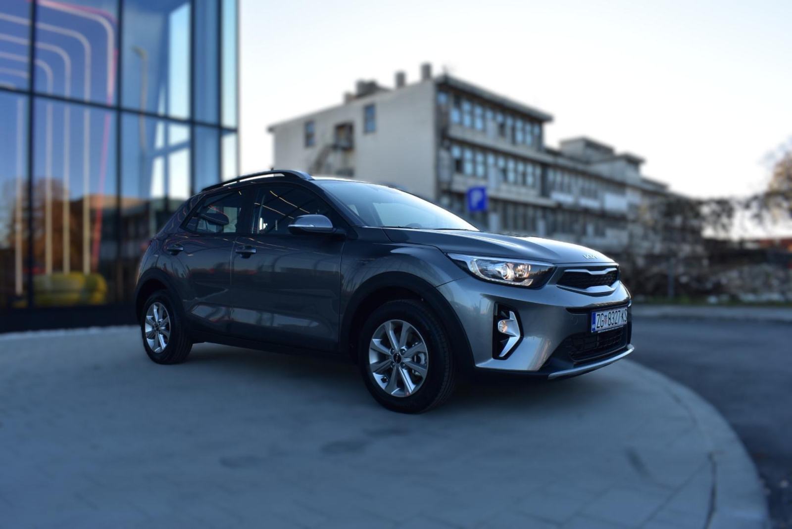 KIA Stonic 1,2 GAS LX URBAN+ M/T, NAVIGACIJA, STRAŽNJA KAMERA,TEMPOMAT, fotografija 4