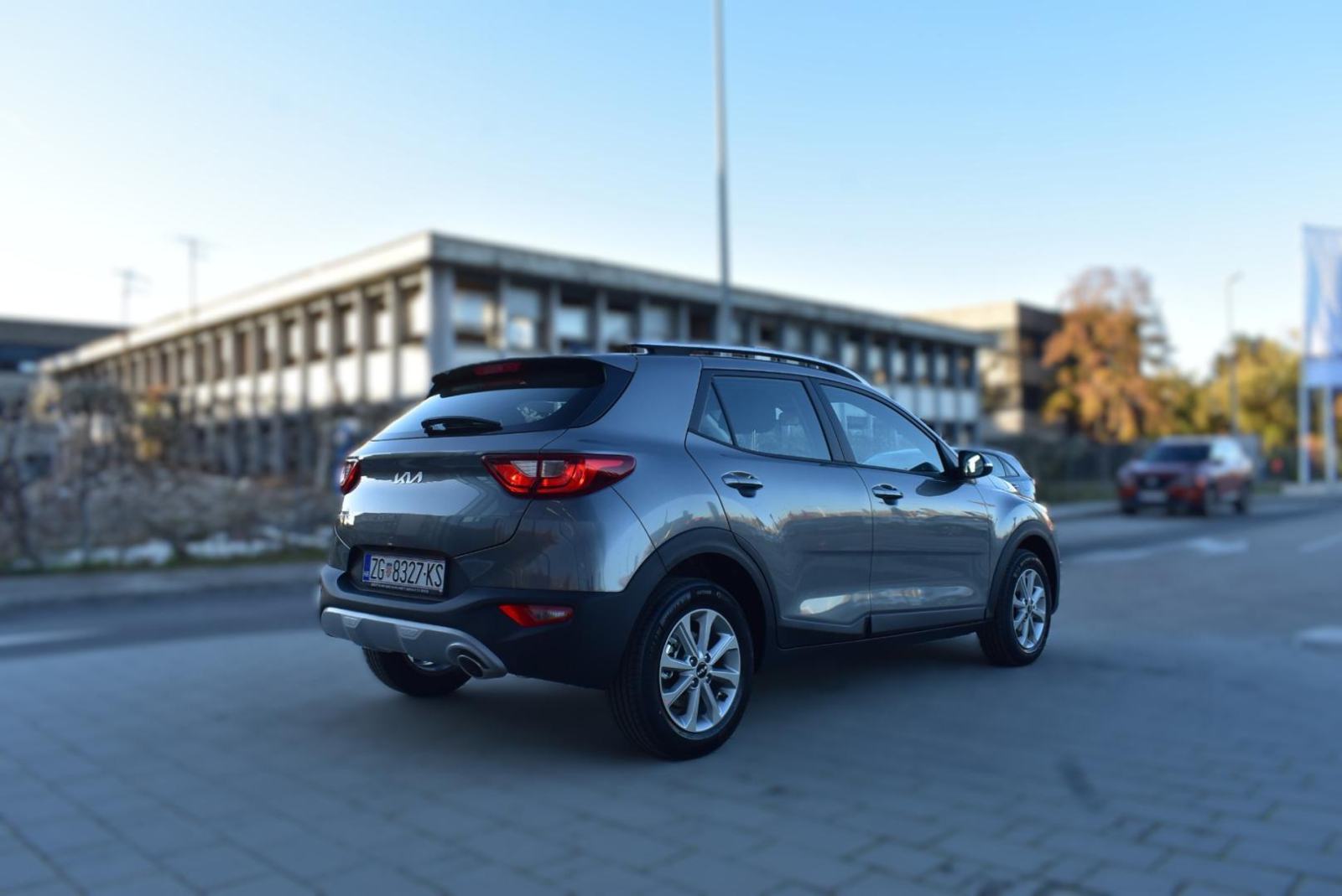 KIA Stonic 1,2 GAS LX URBAN+ M/T, NAVIGACIJA, STRAŽNJA KAMERA,TEMPOMAT, fotografija 6