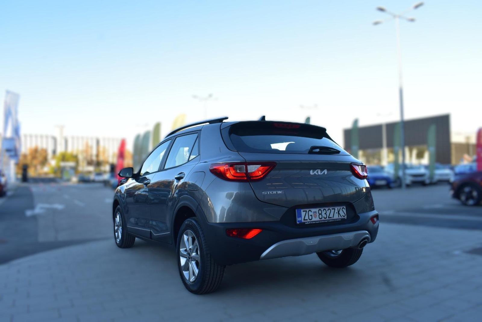 KIA Stonic 1,2 GAS LX URBAN+ M/T, NAVIGACIJA, STRAŽNJA KAMERA,TEMPOMAT, fotografija 9
