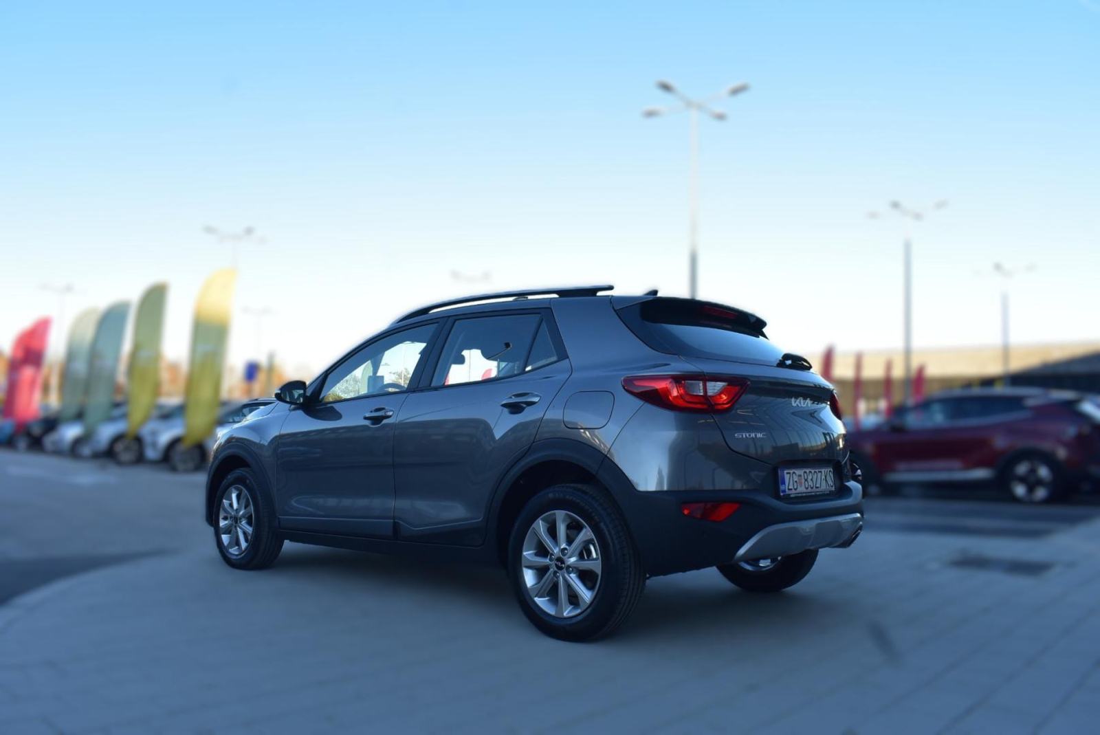 KIA Stonic 1,2 GAS LX URBAN+ M/T, NAVIGACIJA, STRAŽNJA KAMERA,TEMPOMAT, fotografija 10