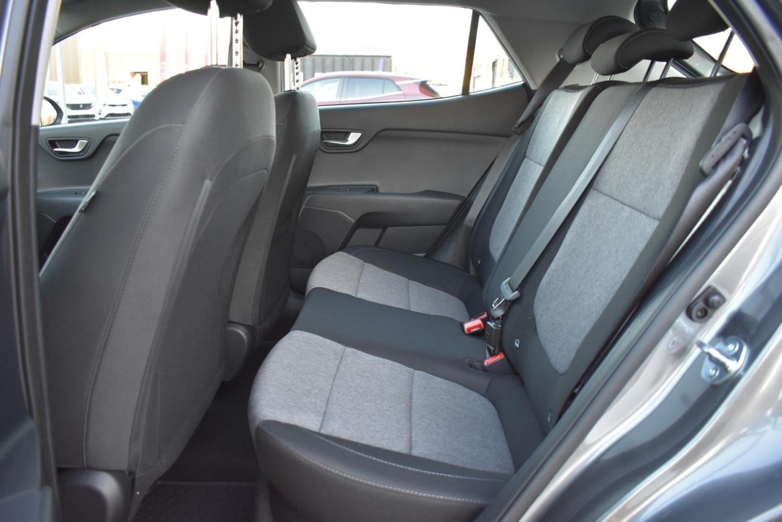 KIA Stonic 1,2 GAS LX URBAN+ M/T, NAVIGACIJA, STRAŽNJA KAMERA,TEMPOMAT, fotografija 16