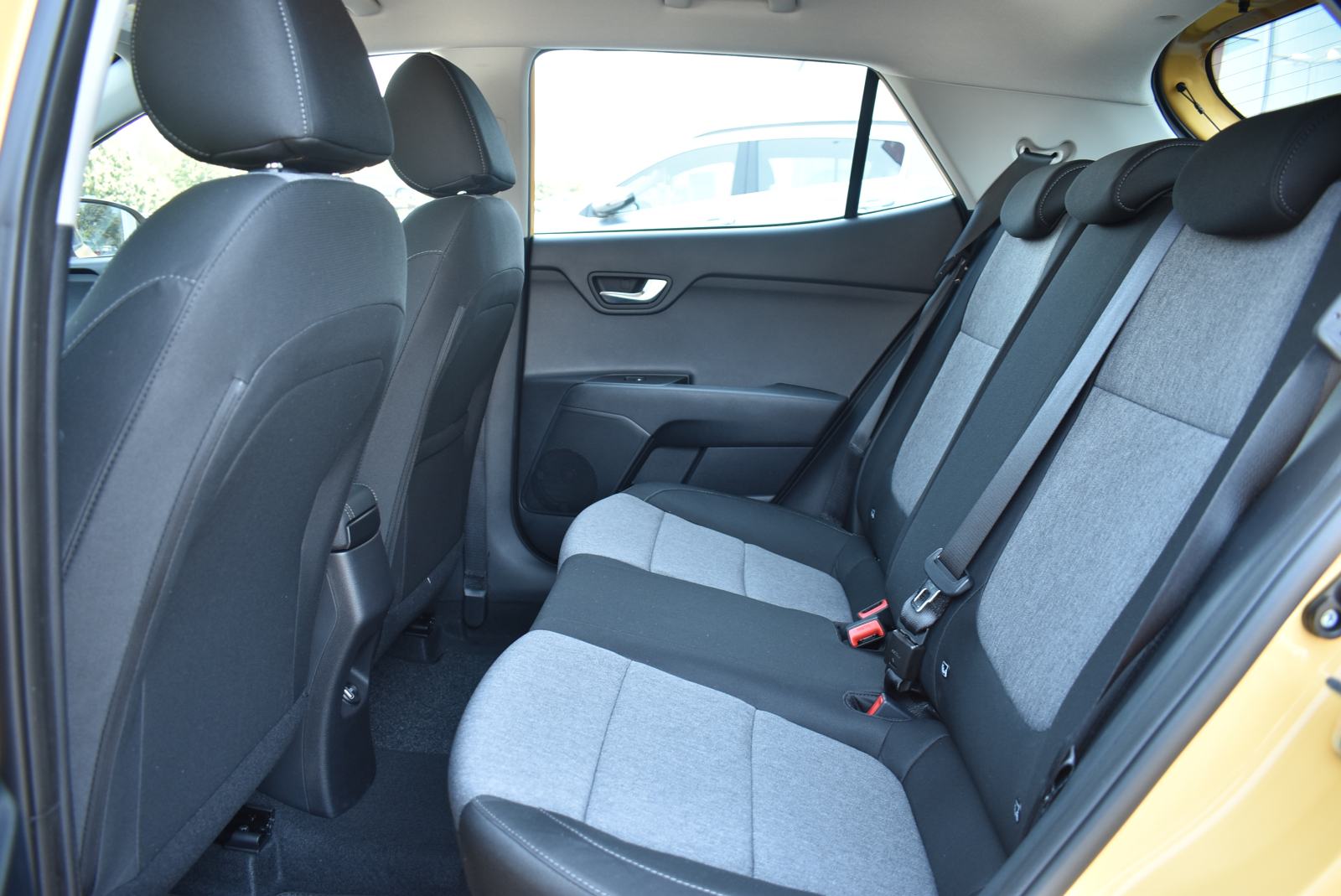 Kia Stonic 1.2 GAS LX Urban M/T, fotografija 18