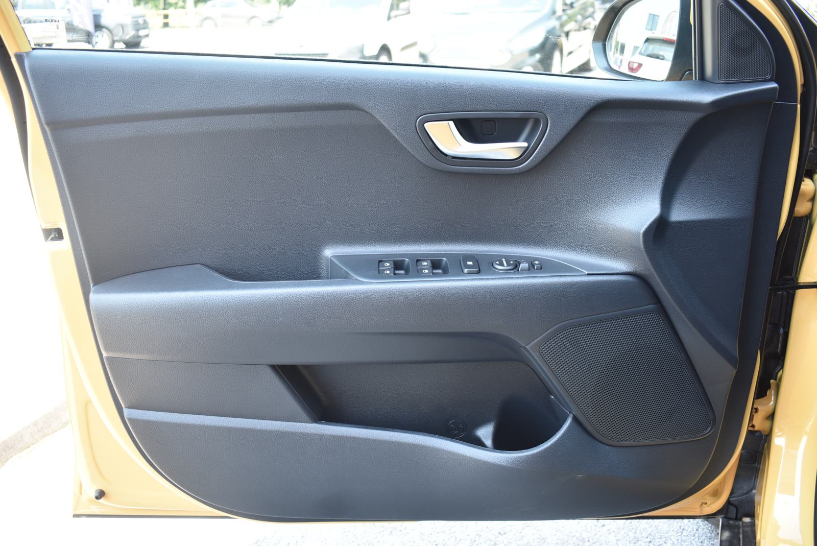 Kia Stonic 1.2 GAS LX Urban M/T, fotografija 15