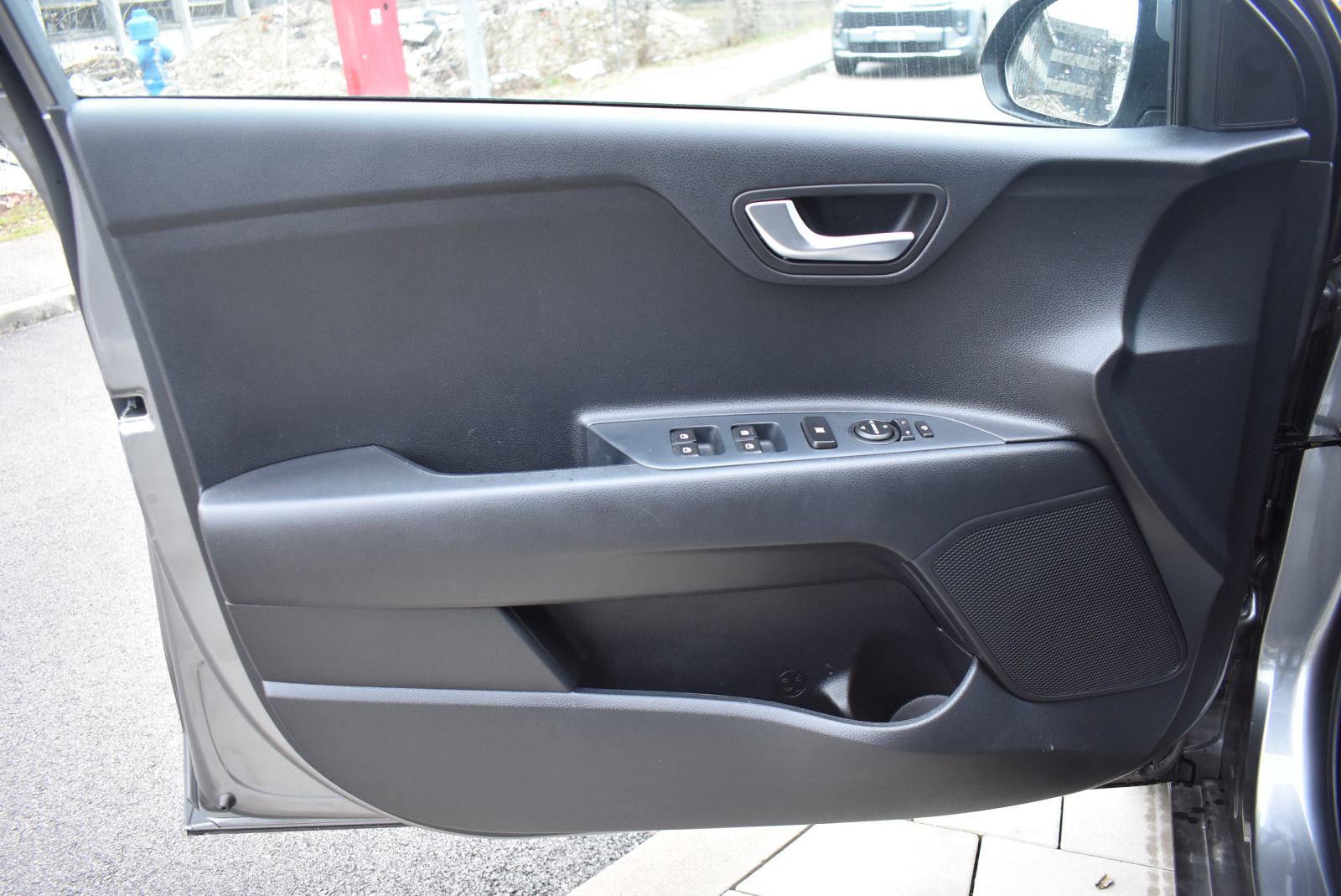 Kia Stonic 1,2 GAS LX URBAN+ M/T MRV, fotografija 13