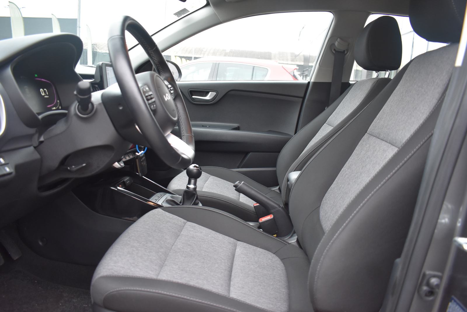 Kia Stonic 1,2 GAS LX URBAN+ M/T MRV, fotografija 11