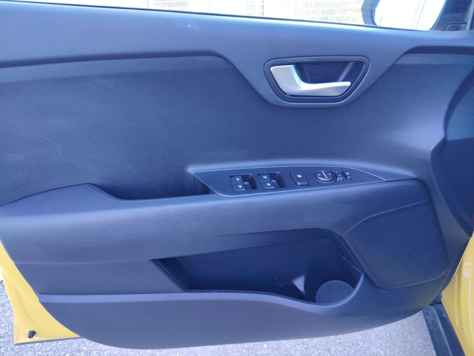 Kia Stonic 1.2 LX URBAN - 3 godine jamstva, fotografija 15