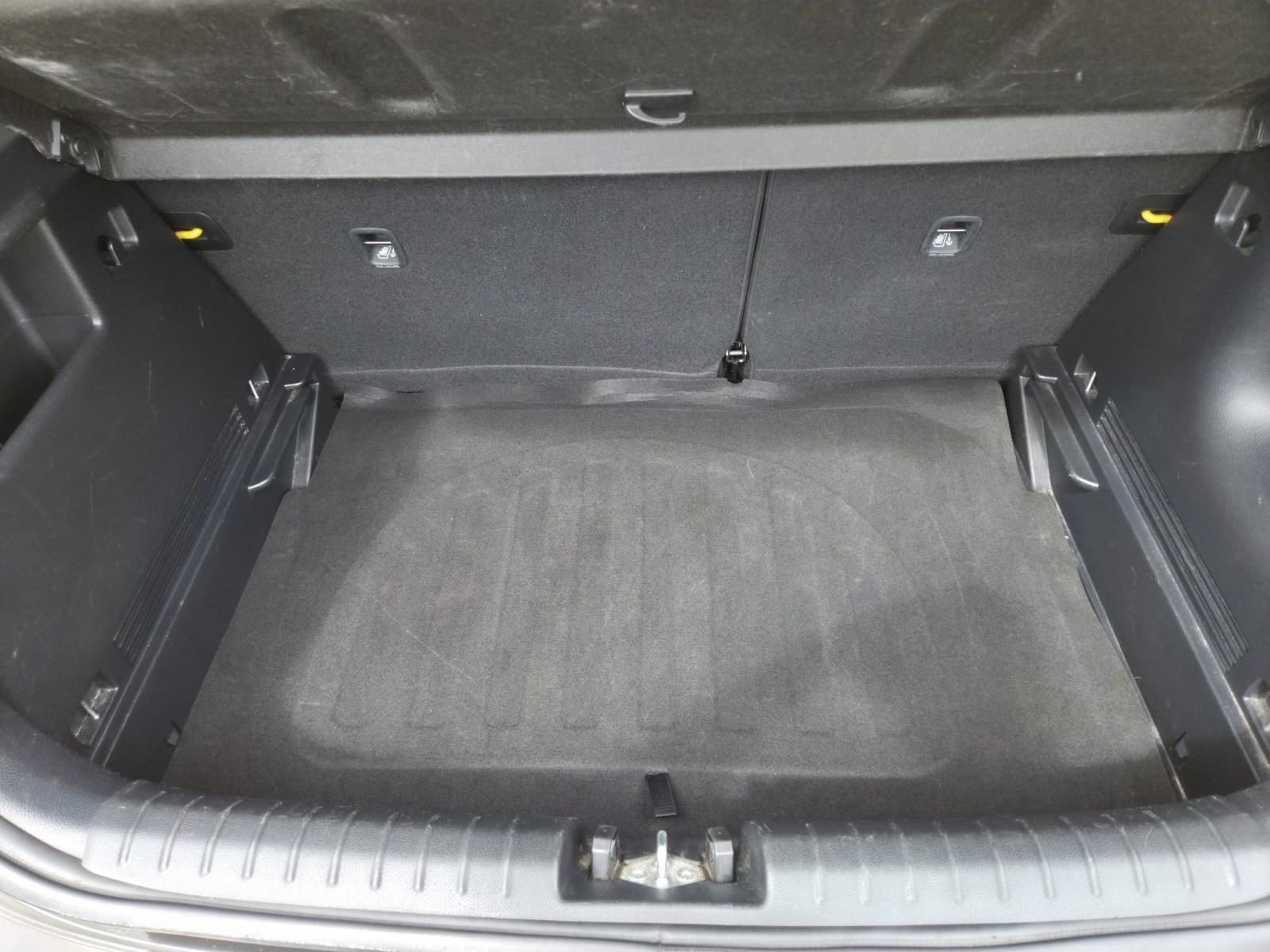 Kia Stonic 1.2 LX Urban, fotografija 8