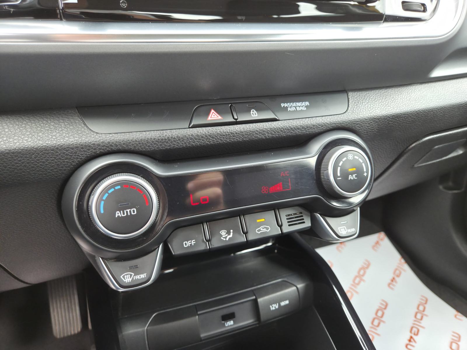 Kia Stonic 1.2 LX Urban, fotografija 15