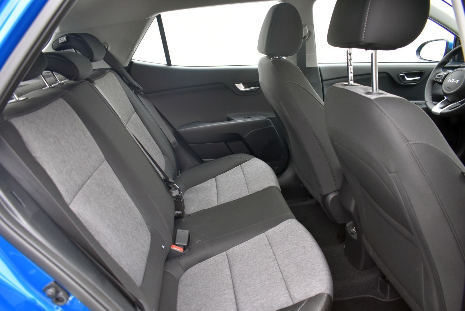 Kia Stonic 1.2 LX Urban + *TVORNIČKO JAMSTVO, REGISTRACIJA DO 03/2027*, fotografija 6
