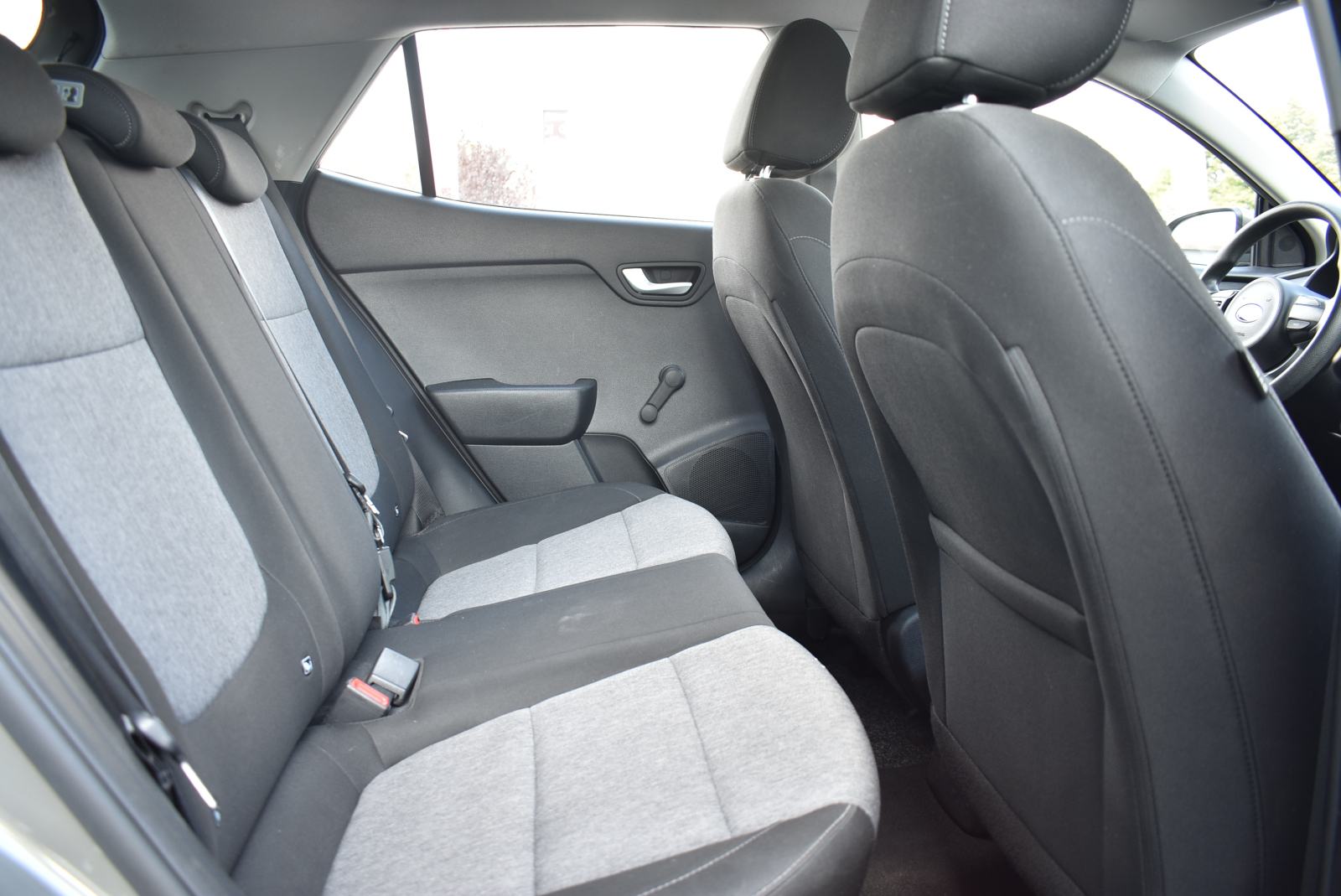 Kia Stonic 1,25 MPI LX Active ISG, fotografija 17