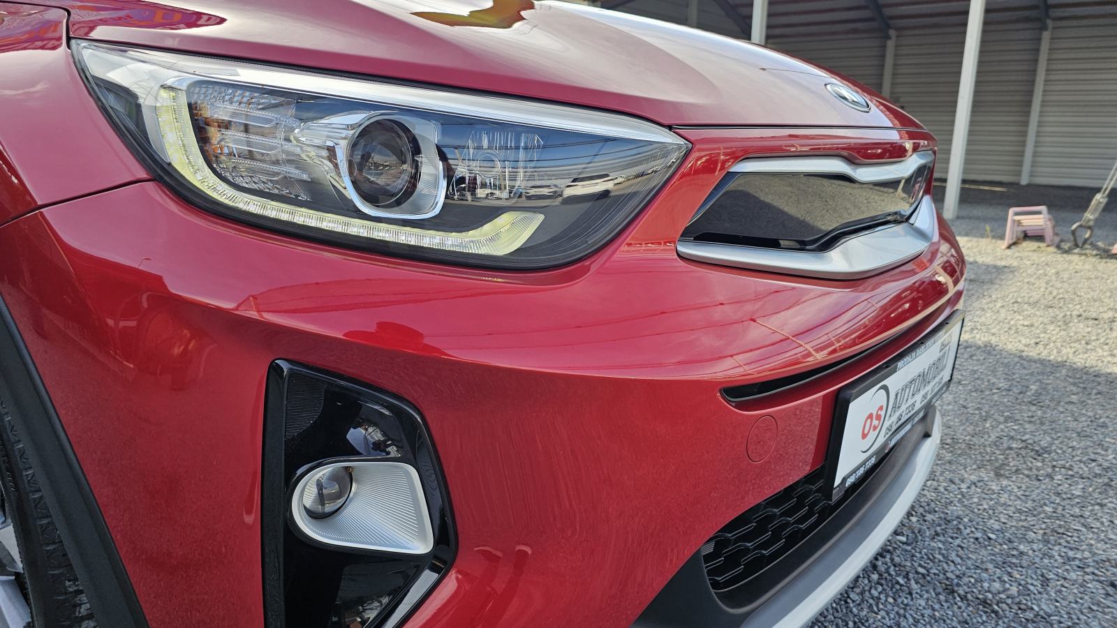 Kia Stonic 1,6 CRDi,CLIMATRONIC,NAVIGACIJA,GR.SJ,KOŽA,ALU 17,JAMSTVO, fotografija 11