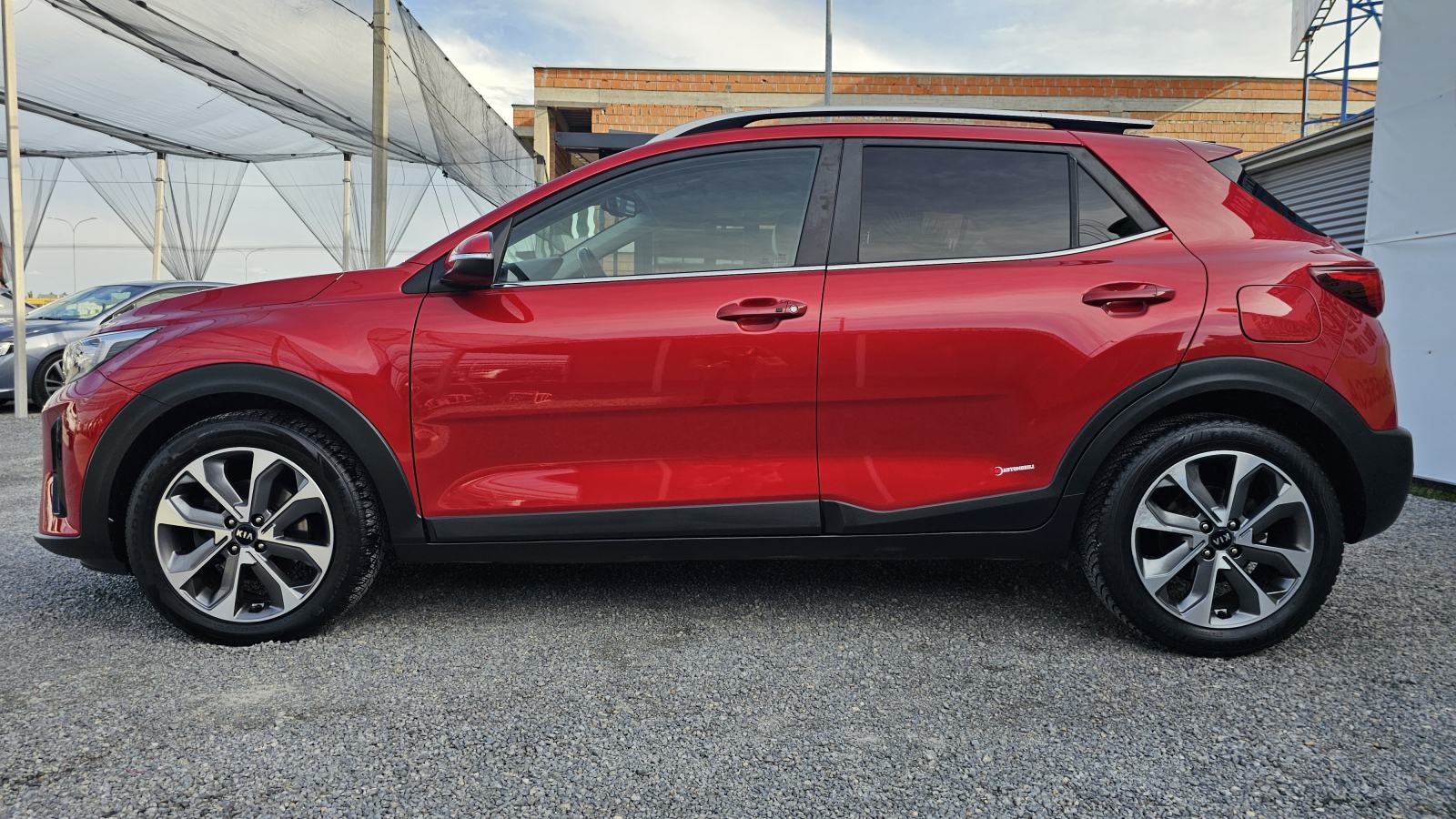 Kia Stonic 1,6 CRDi,CLIMATRONIC,NAVIGACIJA,GR.SJ,KOŽA,ALU 17,JAMSTVO, fotografija 8