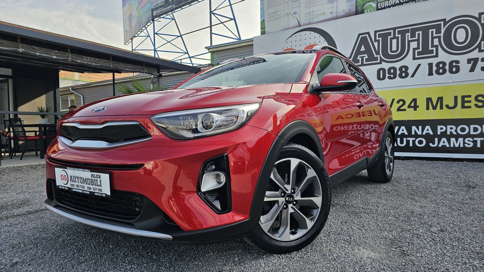 Kia Stonic 1,6 CRDi,CLIMATRONIC,NAVIGACIJA,GR.SJ,KOŽA,ALU 17,JAMSTVO, pogled izvana - slika 1