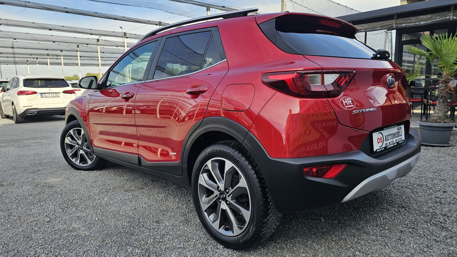 Kia Stonic 1,6 CRDi,CLIMATRONIC,NAVIGACIJA,GR.SJ,KOŽA,ALU 17,JAMSTVO, pogled izvana - slika 3