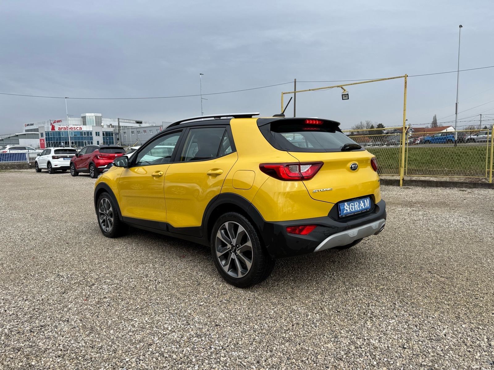 Kia Stonic 1,6 CRDi**HR-AUTO**R.KAMERA*LED SVJETLA *START STOP*PDC*SER, fotografija 3