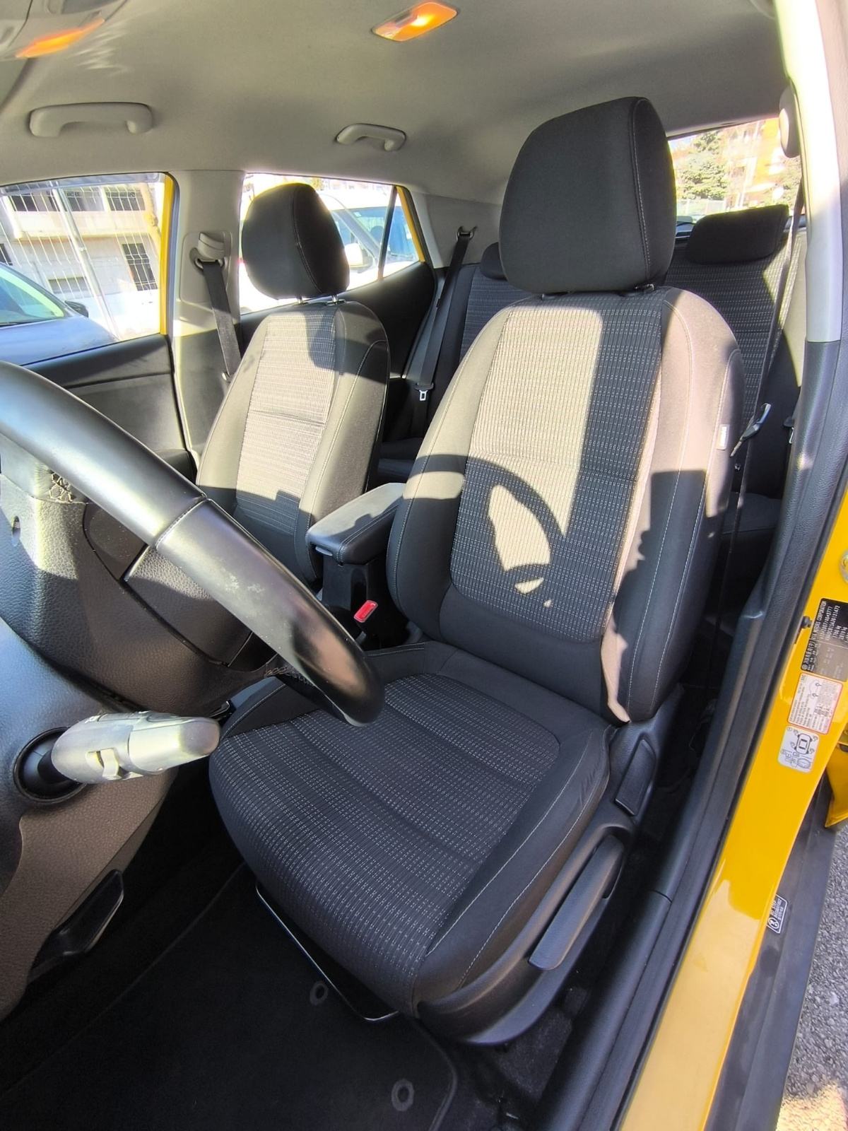 Kia Stonic 1,6 CRDi, fotografija 6