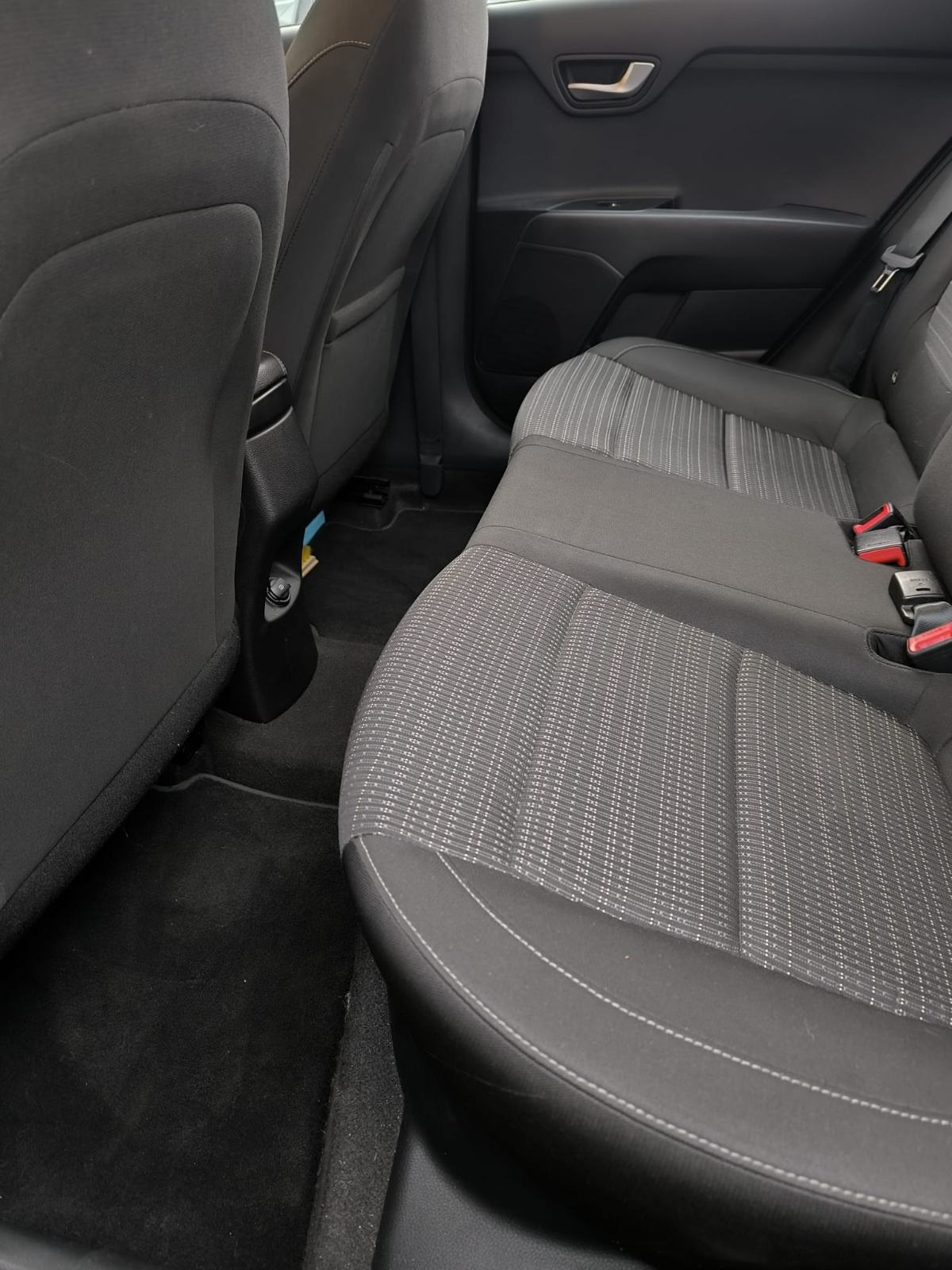 Kia Stonic 1,6 CRDi, fotografija 9