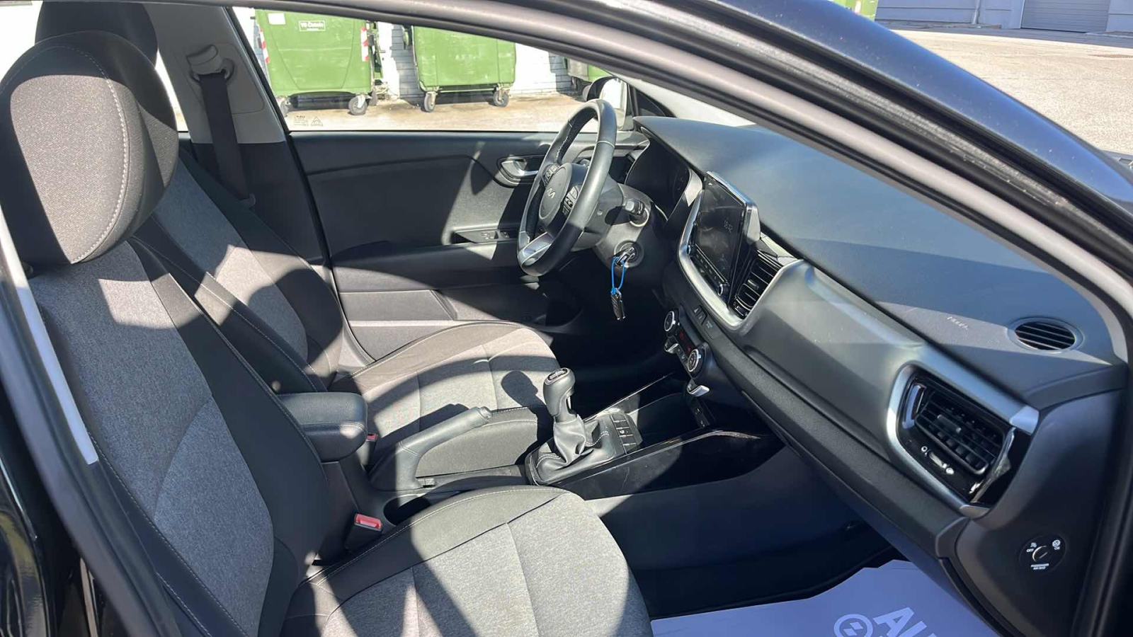 KIA STONIC 2024 • PREMIUM jamstvo • AutoZubak Rabljena, fotografija 9