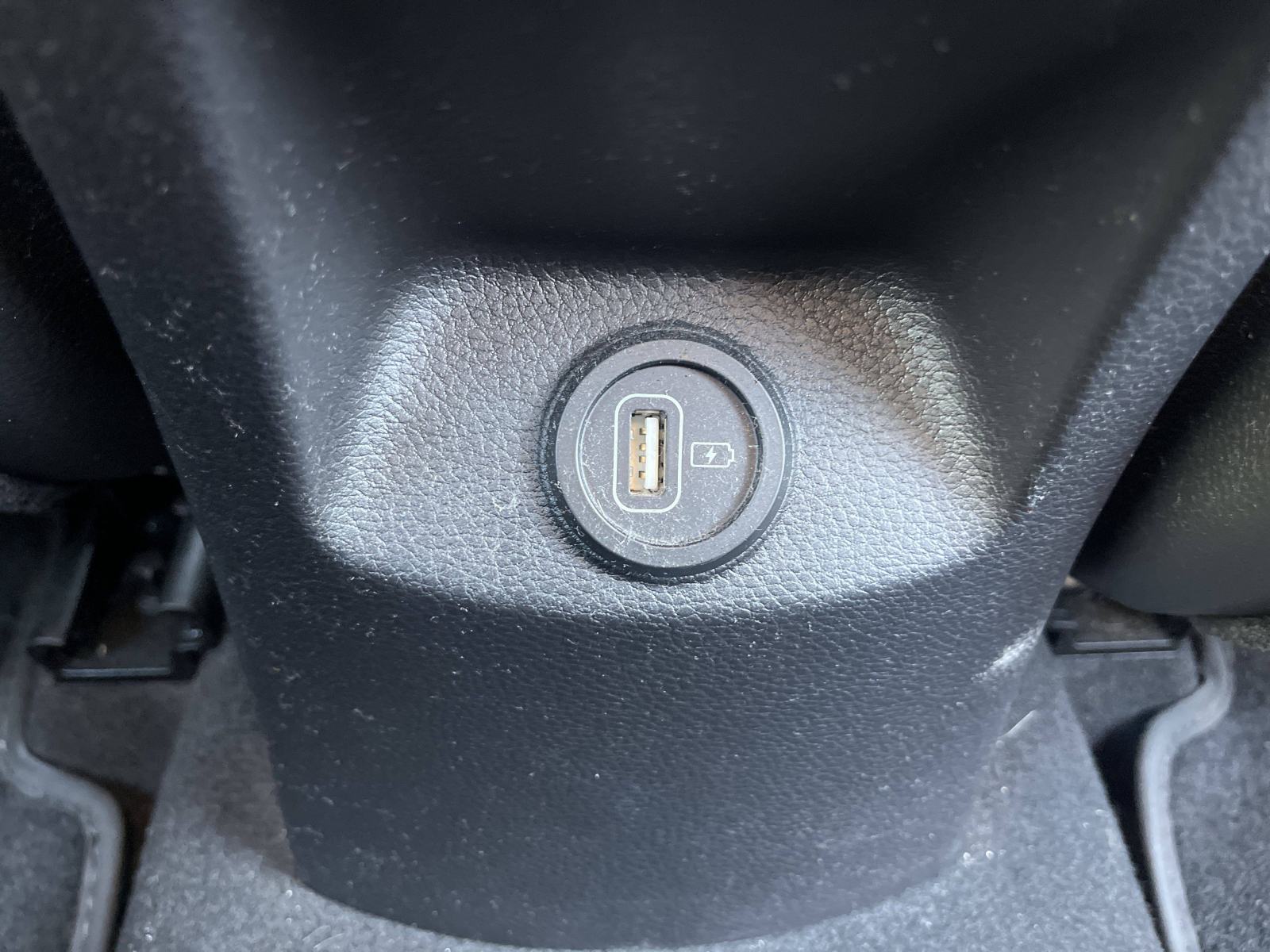 KIA STONIC 2024 • PREMIUM jamstvo • AutoZubak Rabljena, fotografija 19