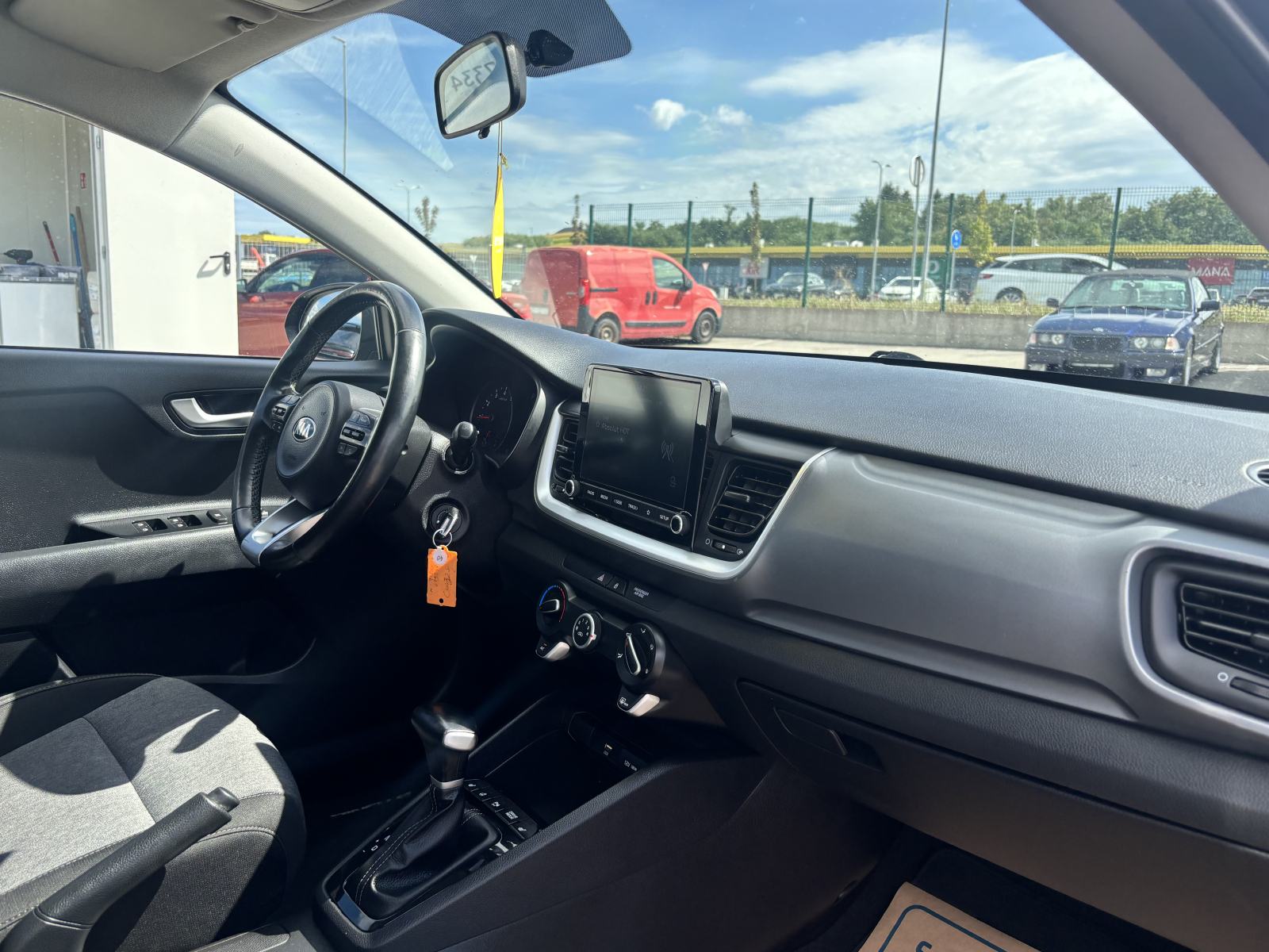 Kia Stonic AUTOMATIK, fotografija 3