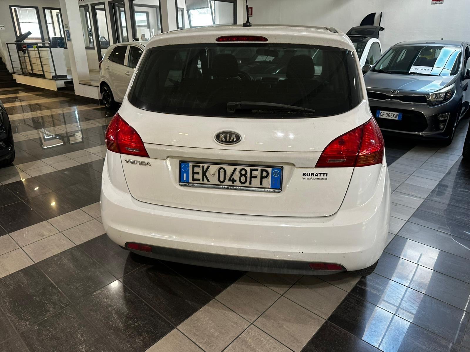 Kia Venga 1,4 LX Cool PANORAMSKI KROV, fotografija 8