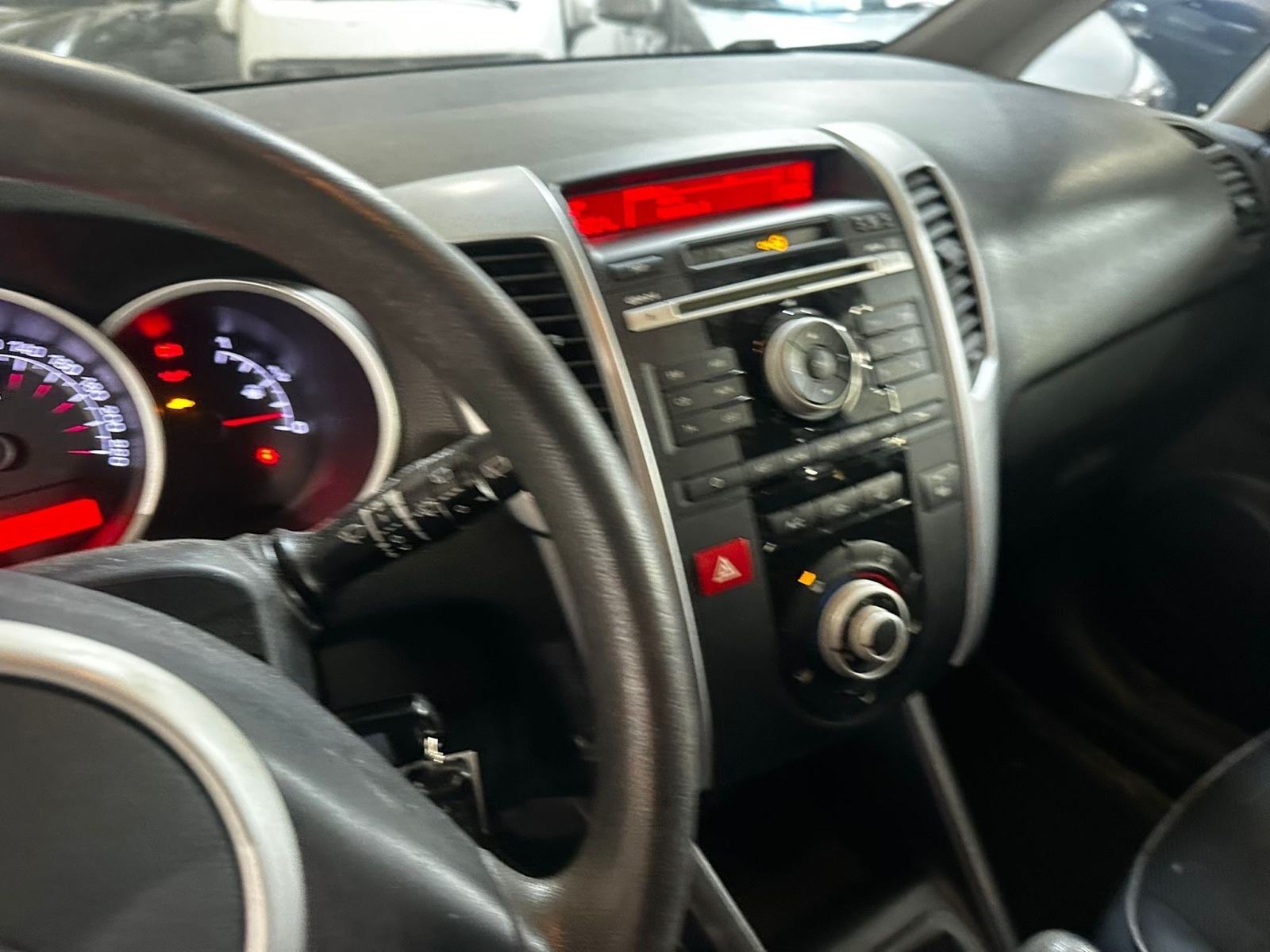 Kia Venga 1,4 LX Cool PANORAMSKI KROV, fotografija 10