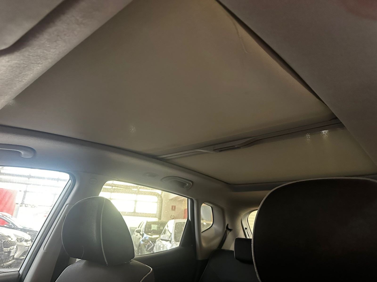 Kia Venga 1,4 LX Cool PANORAMSKI KROV, fotografija 14