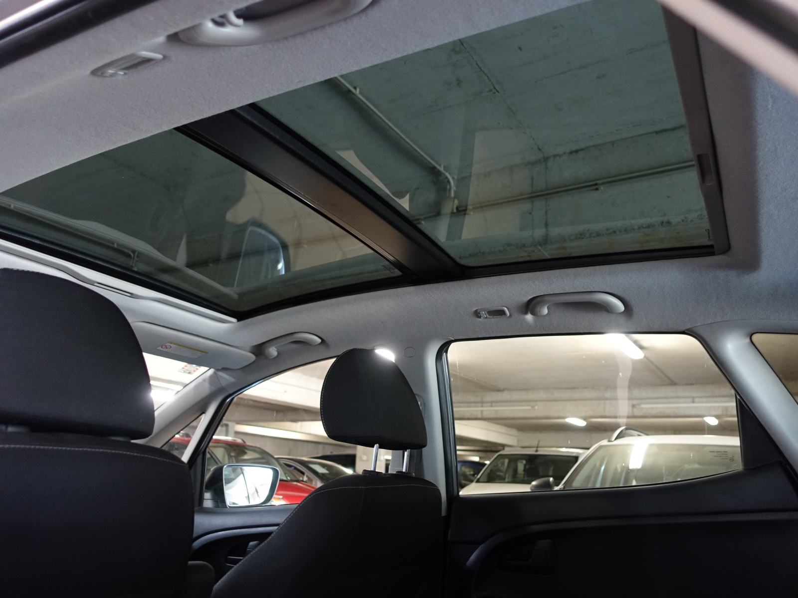 Kia Venga 1,6 CRDi 128ks / JAMSTVO + REG. DO 02/2027, fotografija 13