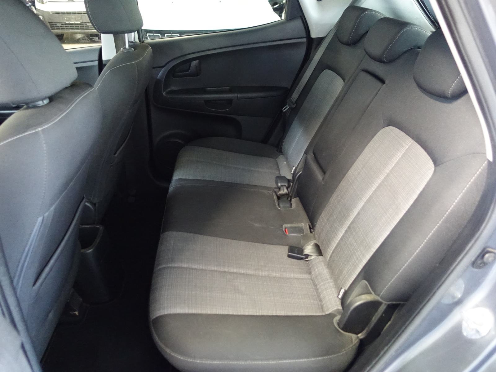 Kia Venga 1,6 CRDi 128ks / JAMSTVO + REG. DO 02/2027, fotografija 18
