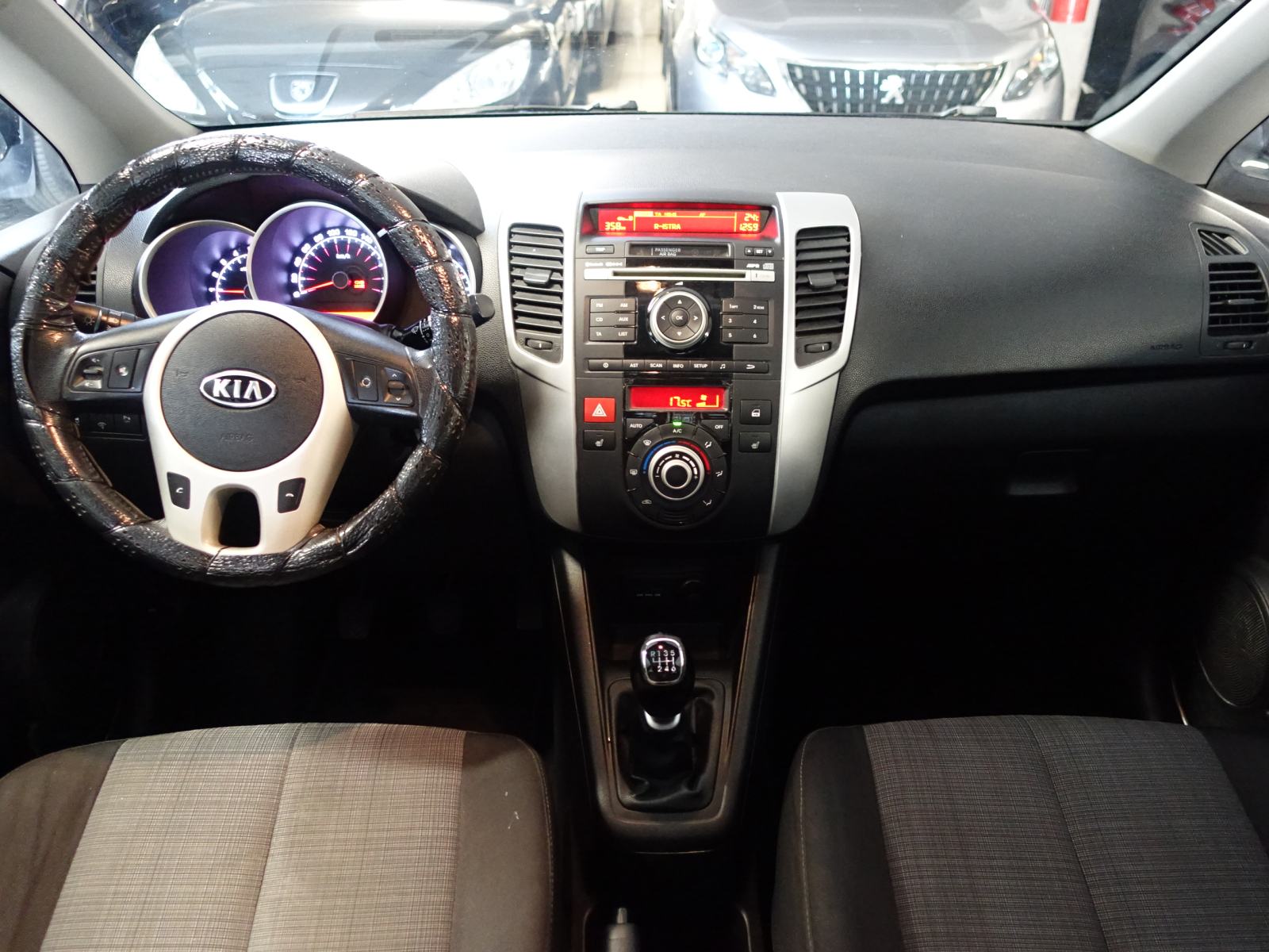 Kia Venga 1,6 CRDi 128ks / JAMSTVO + REG. DO 02/2027, fotografija 11