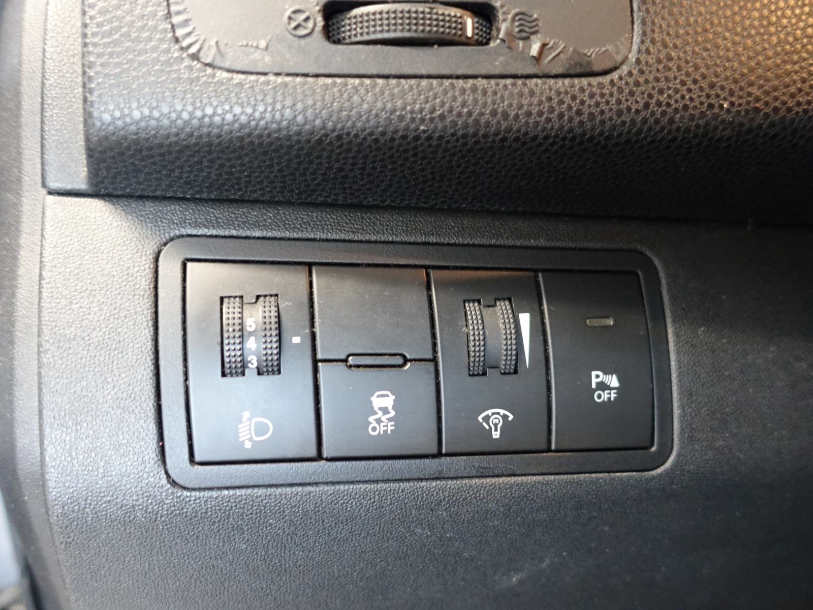 Kia Venga 1,6 CRDi 128ks / JAMSTVO + REG. DO 02/2027, fotografija 17