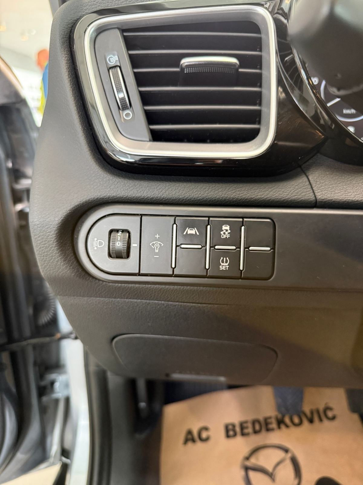 Kia XCeed 1.0 T-GDI EX WAY ISG KAMERA SERVISNA REG.02/2027, fotografija 16
