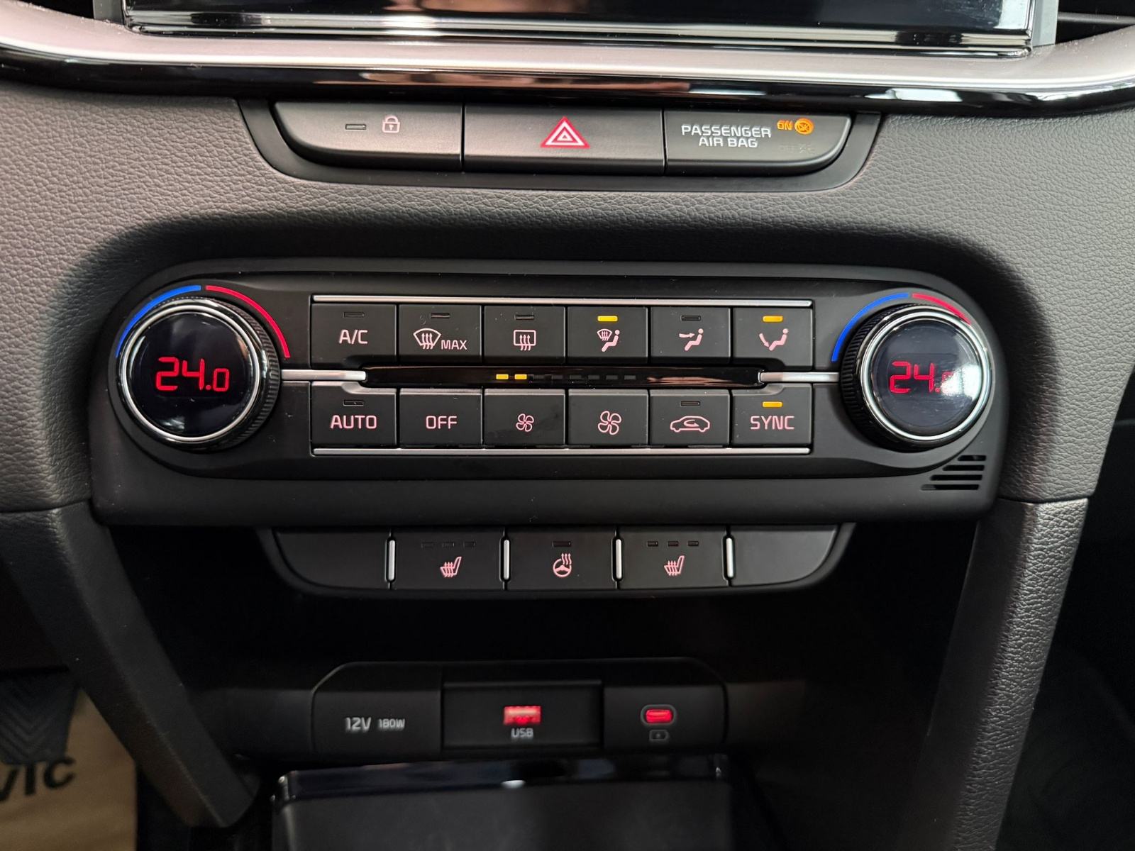 Kia XCeed 1.0 T-GDI EX WAY ISG KAMERA SERVISNA REG.02/2027, fotografija 19