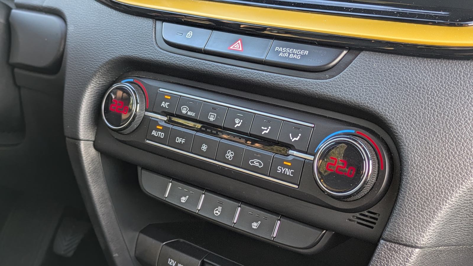 Kia XCeed 1.0 T-GDI, fotografija 12